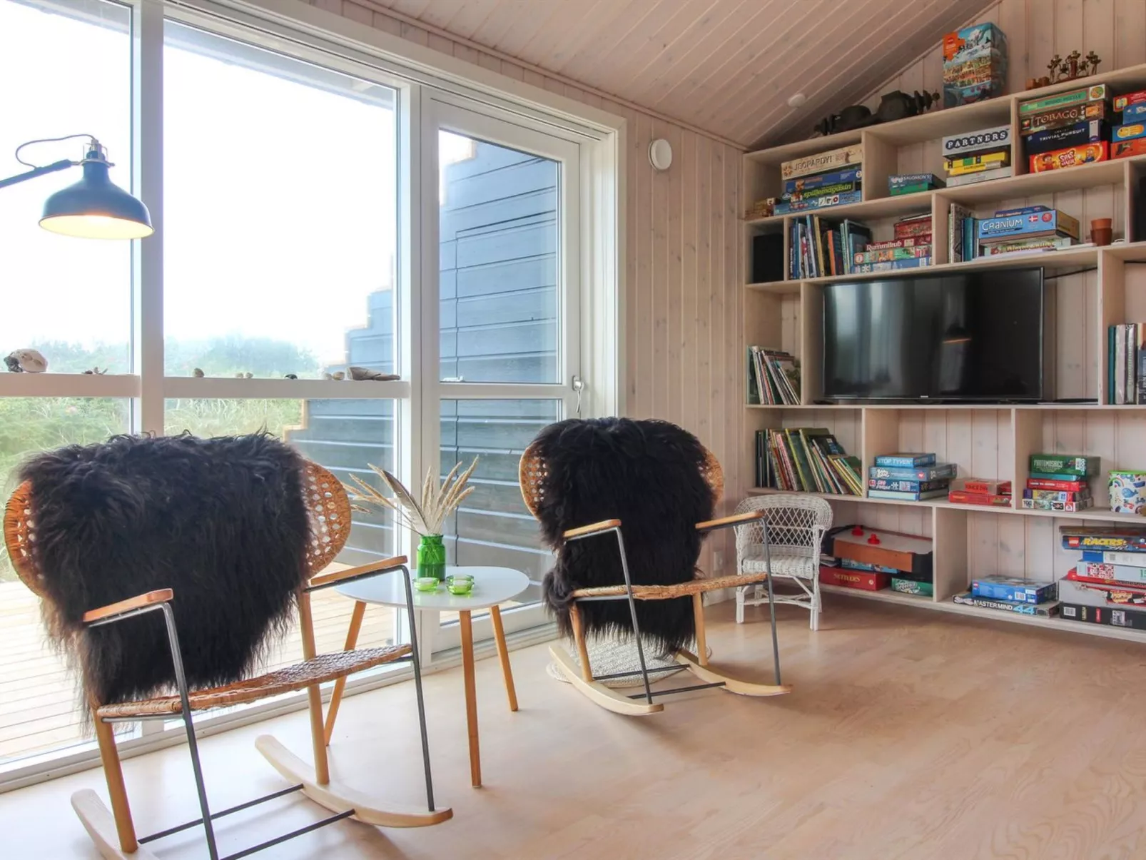 "Marthine" - 200m from the sea-Binnen