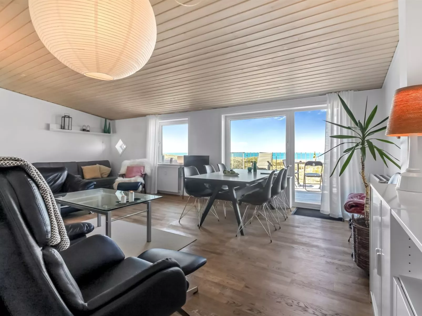 "Britta" - 100m from the sea-Binnen