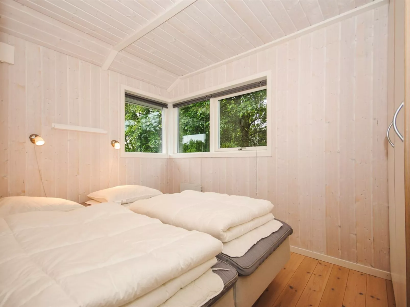 "Evelina" - 150m to the fjord-Binnen