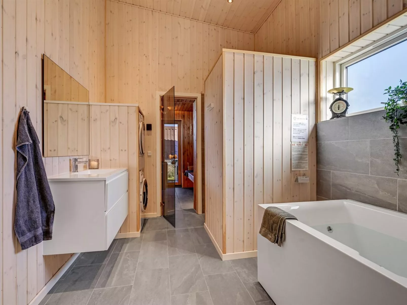 "Ylvi" - 250m from the sea-Binnen