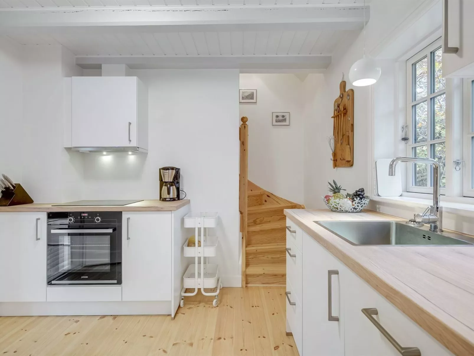 "Tabetha" - 25m from the sea-Binnen