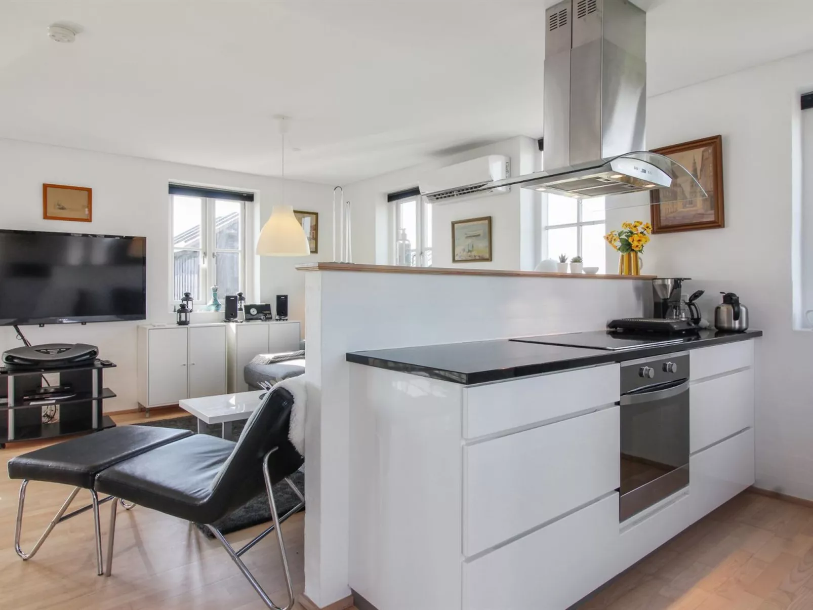 "Adrian" - 200m from the sea-Binnen