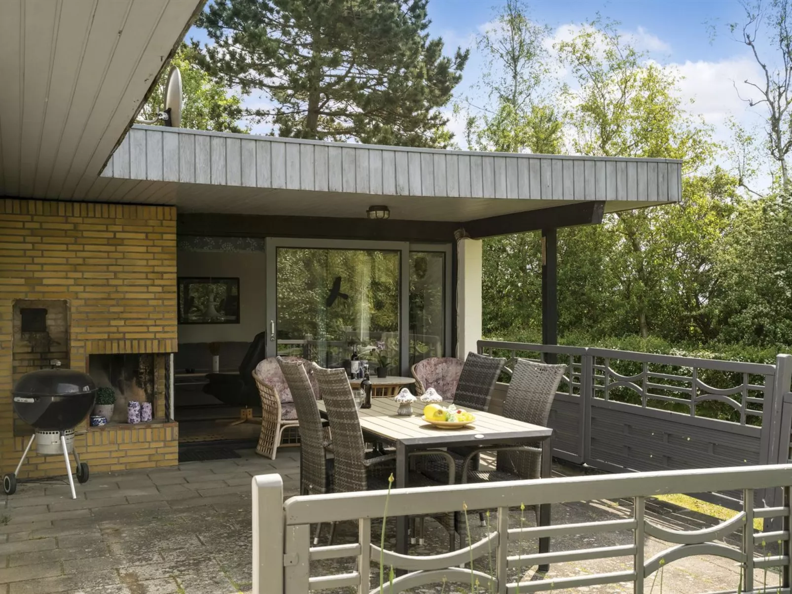 "Yak" - 350m from the sea-Buiten