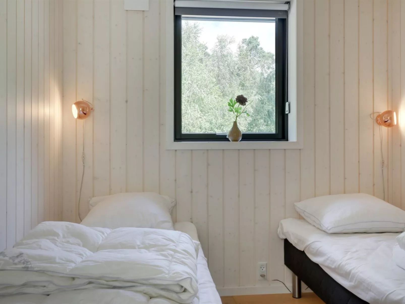 "Anarosa" - 200m from the sea-Binnen