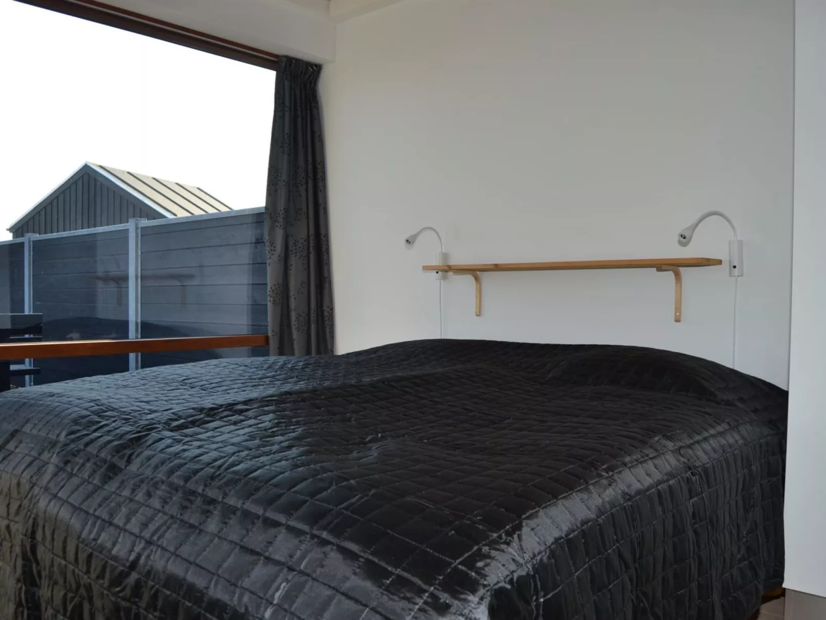 "Elinora" - 100m from the sea-Binnen