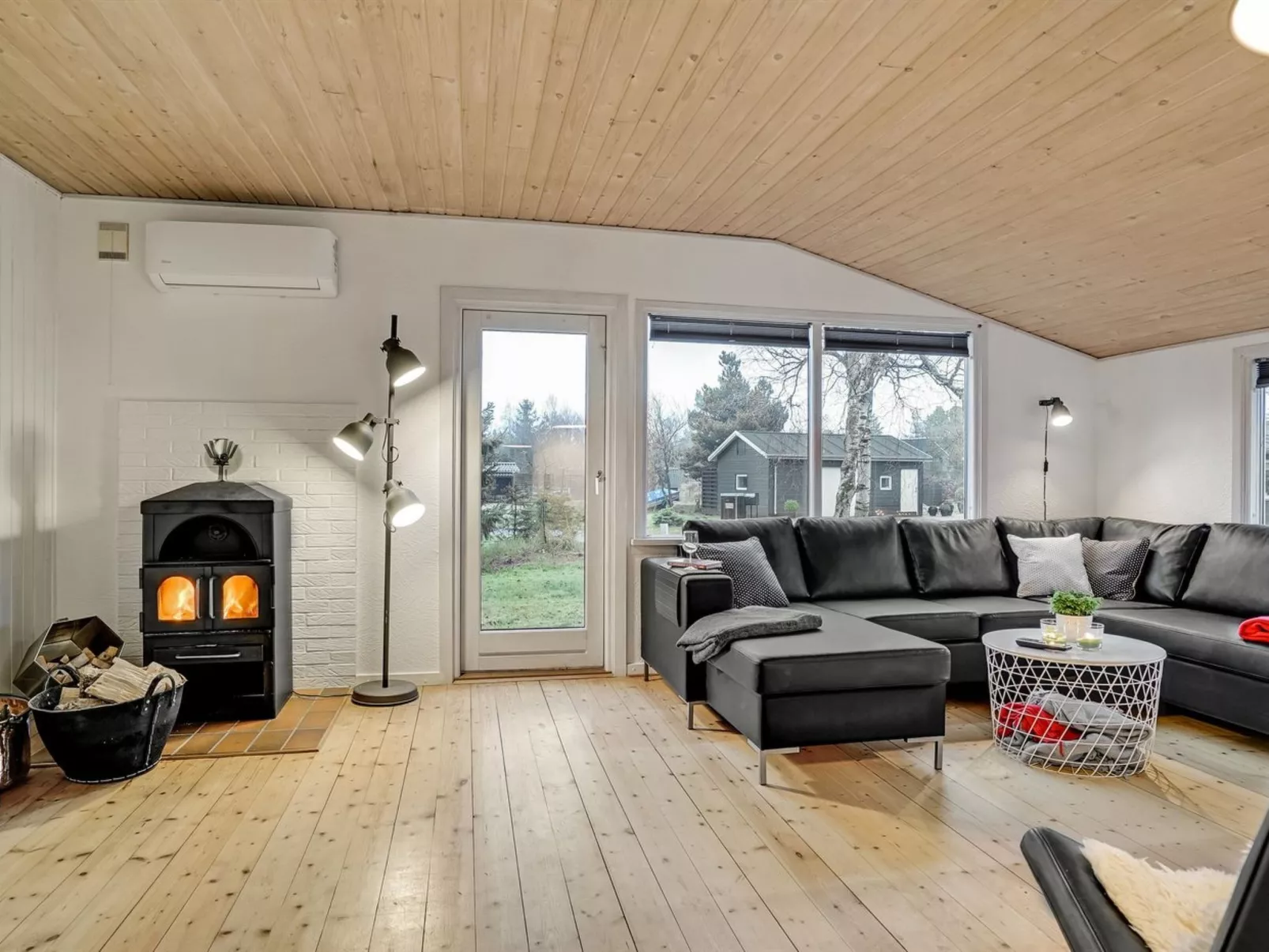 "Leonor" - 300m from the sea-Binnen