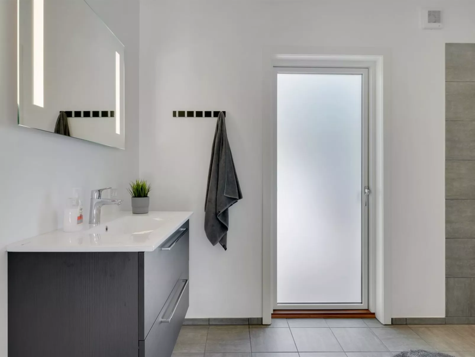 "Topenga" - 300m from the sea-Binnen