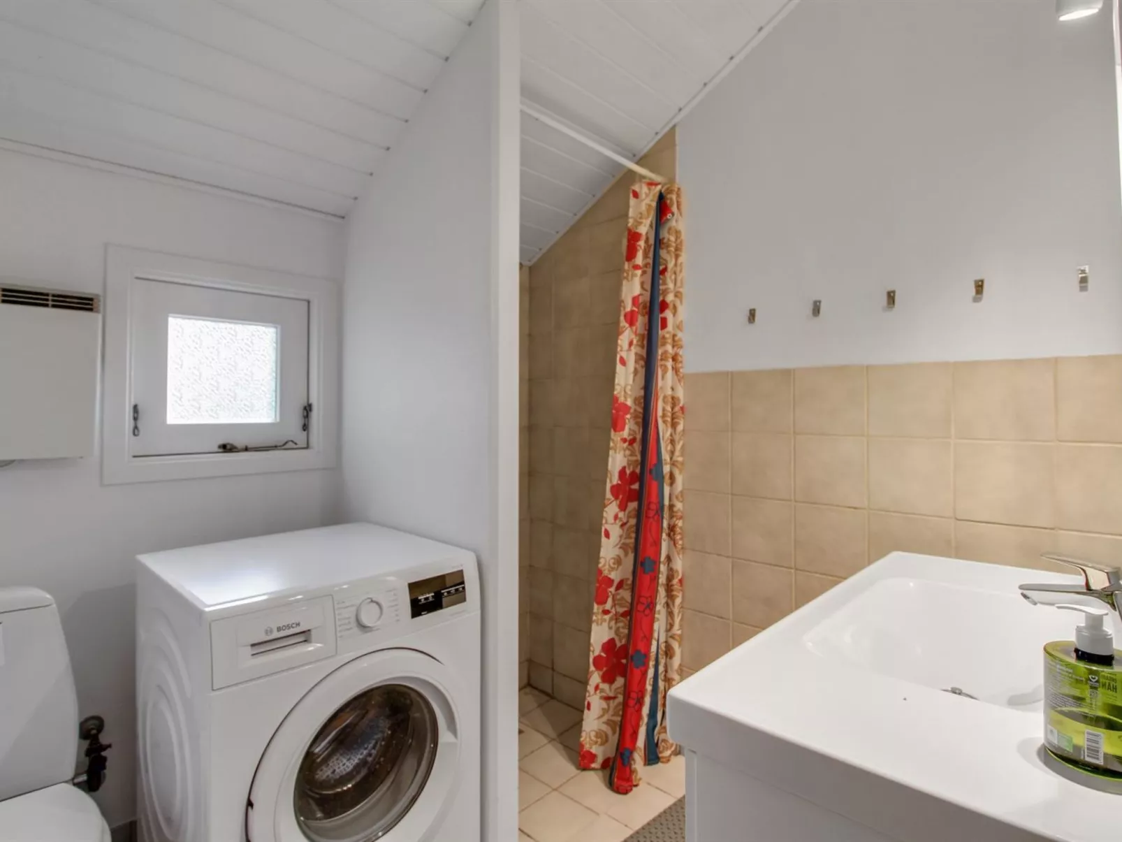 "Lilja" - 1.5km from the sea-Binnen