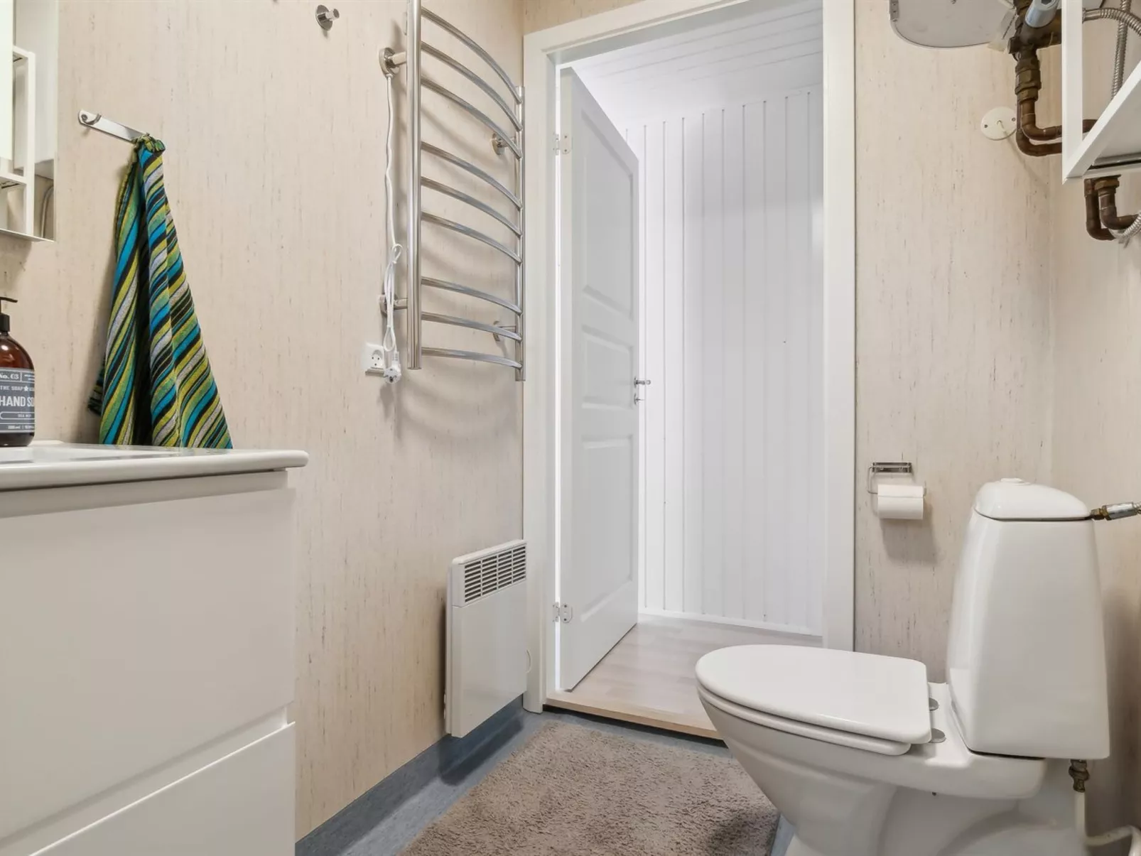 "Malou" - 350m from the sea-Binnen