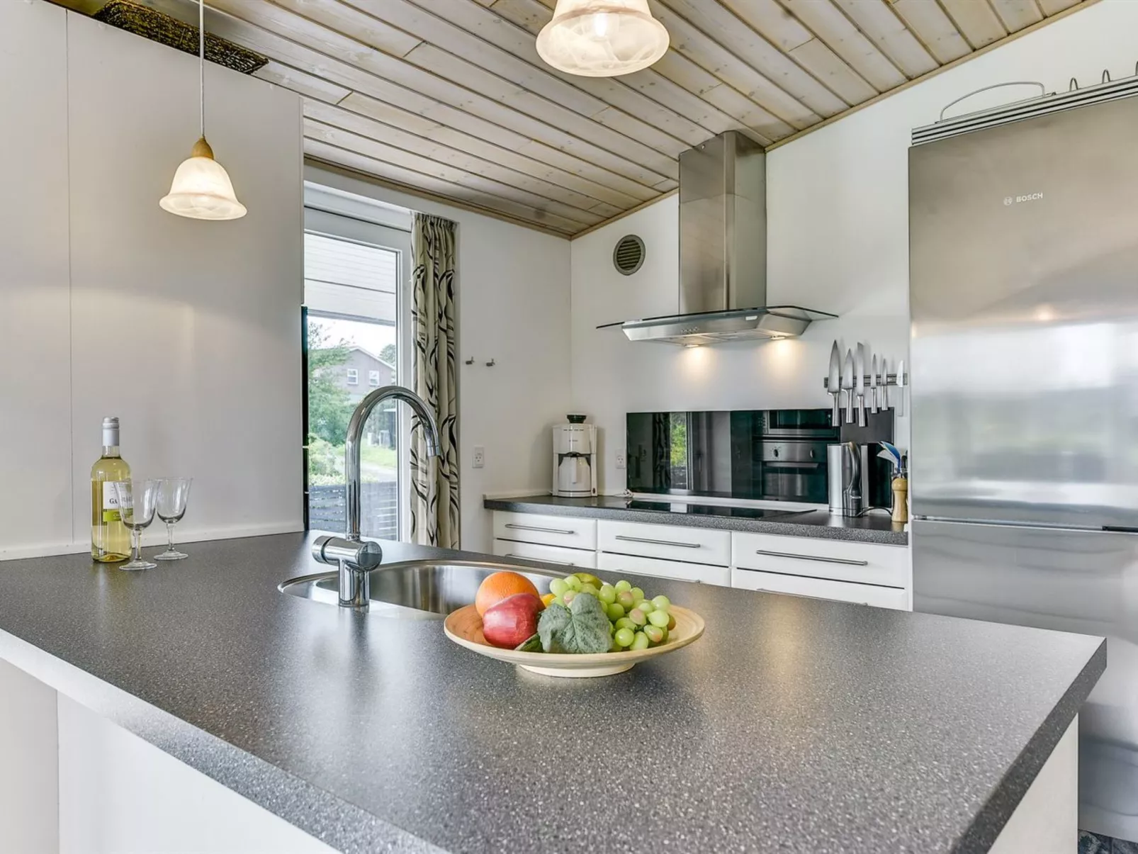 "Sylvelin" - 400m to the fjord-Binnen