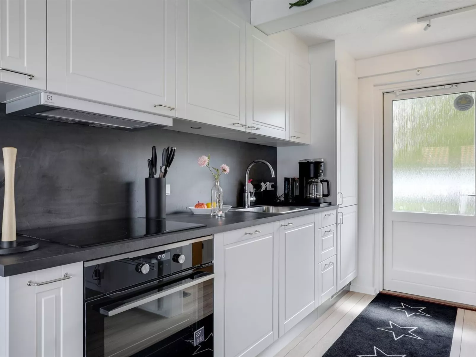 "Majvi" - 300m from the sea-Binnen