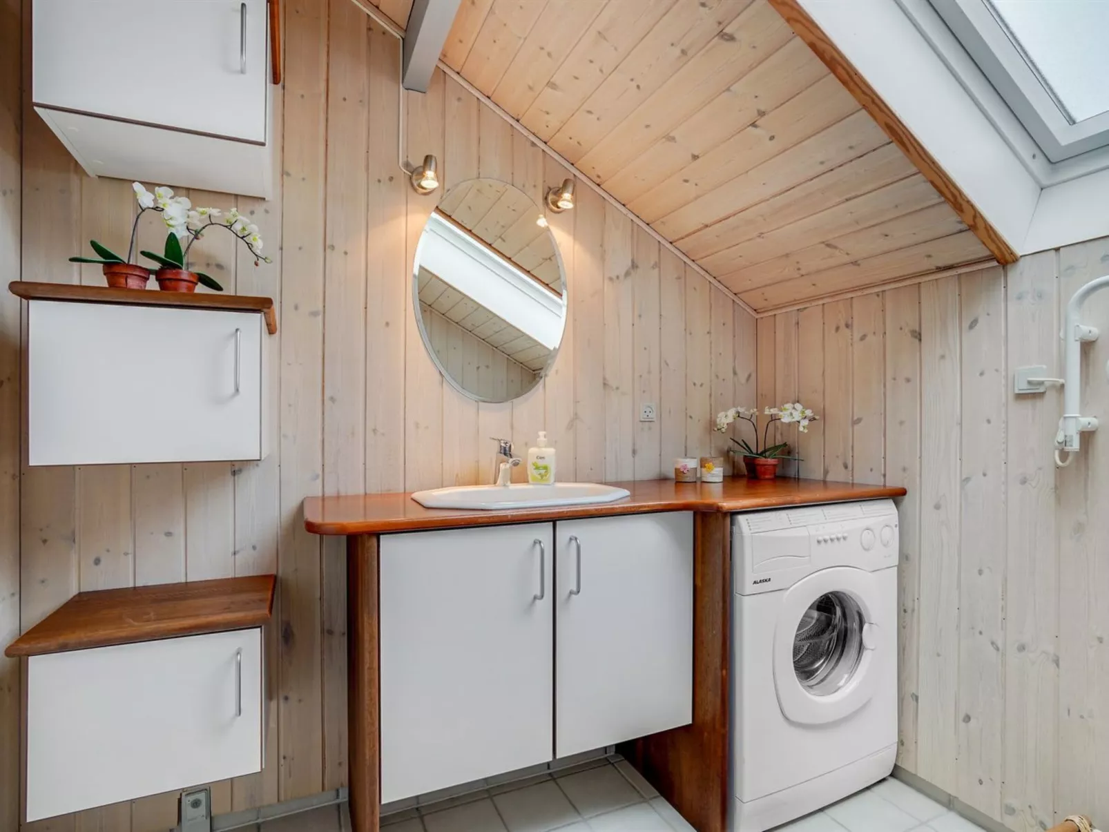 "Medard" - 2km from the sea-Binnen