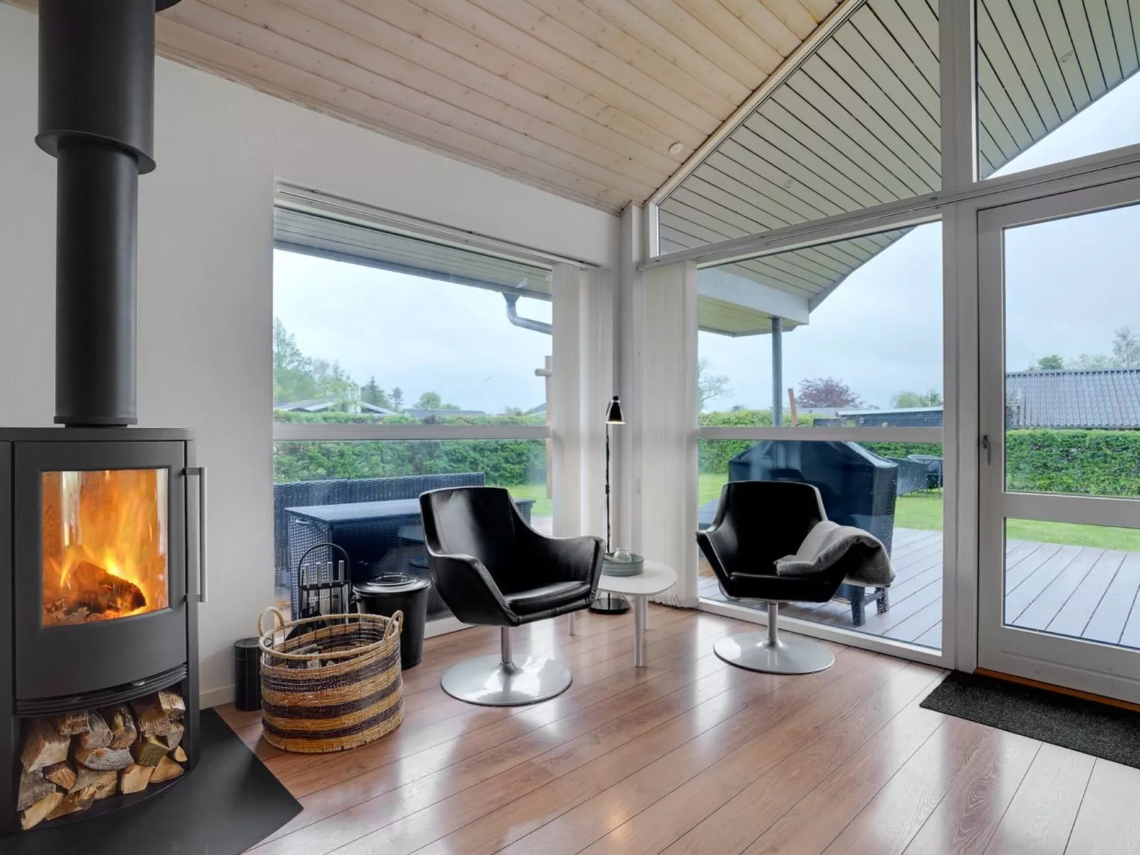 "Nine" - 200m from the sea-Binnen