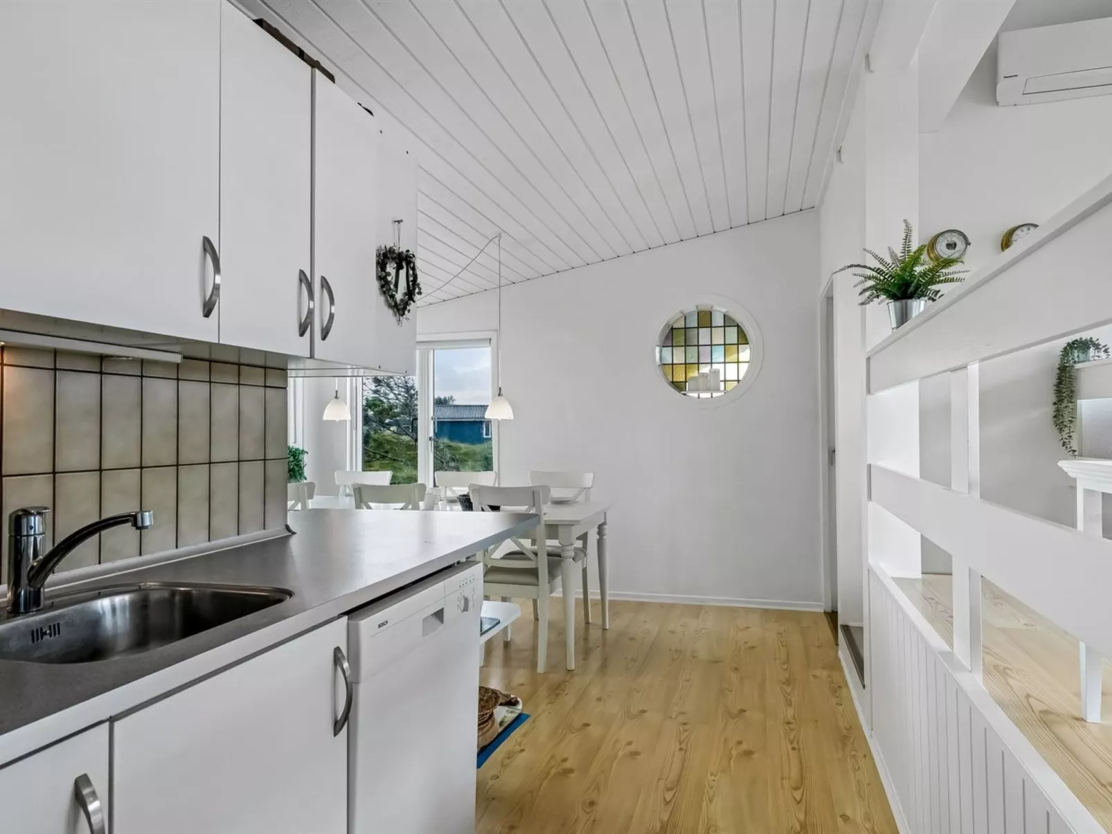 "Stina" - 250m from the sea-Binnen