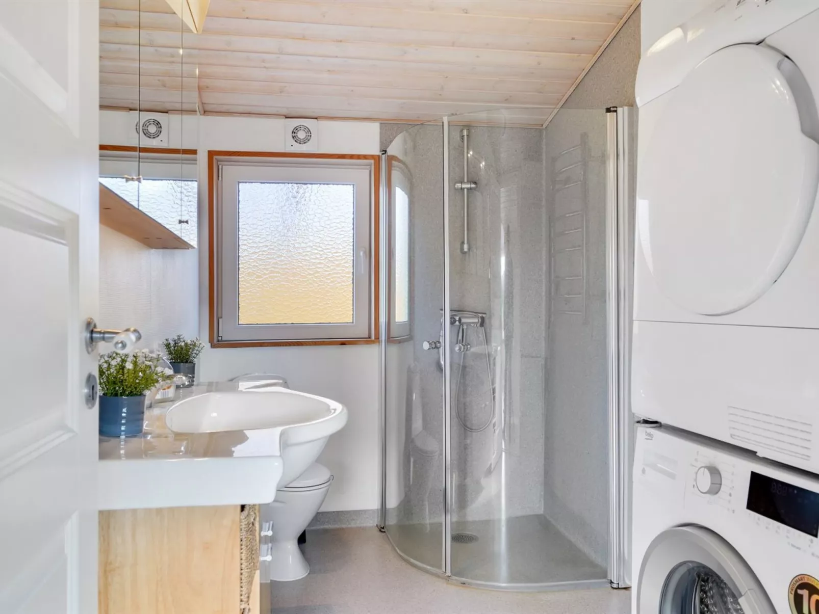 "Nane" - 80m from the sea-Binnen