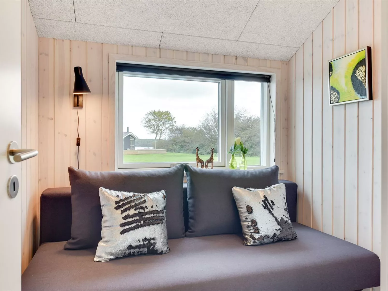 "Rathulf" - 500m from the sea-Binnen