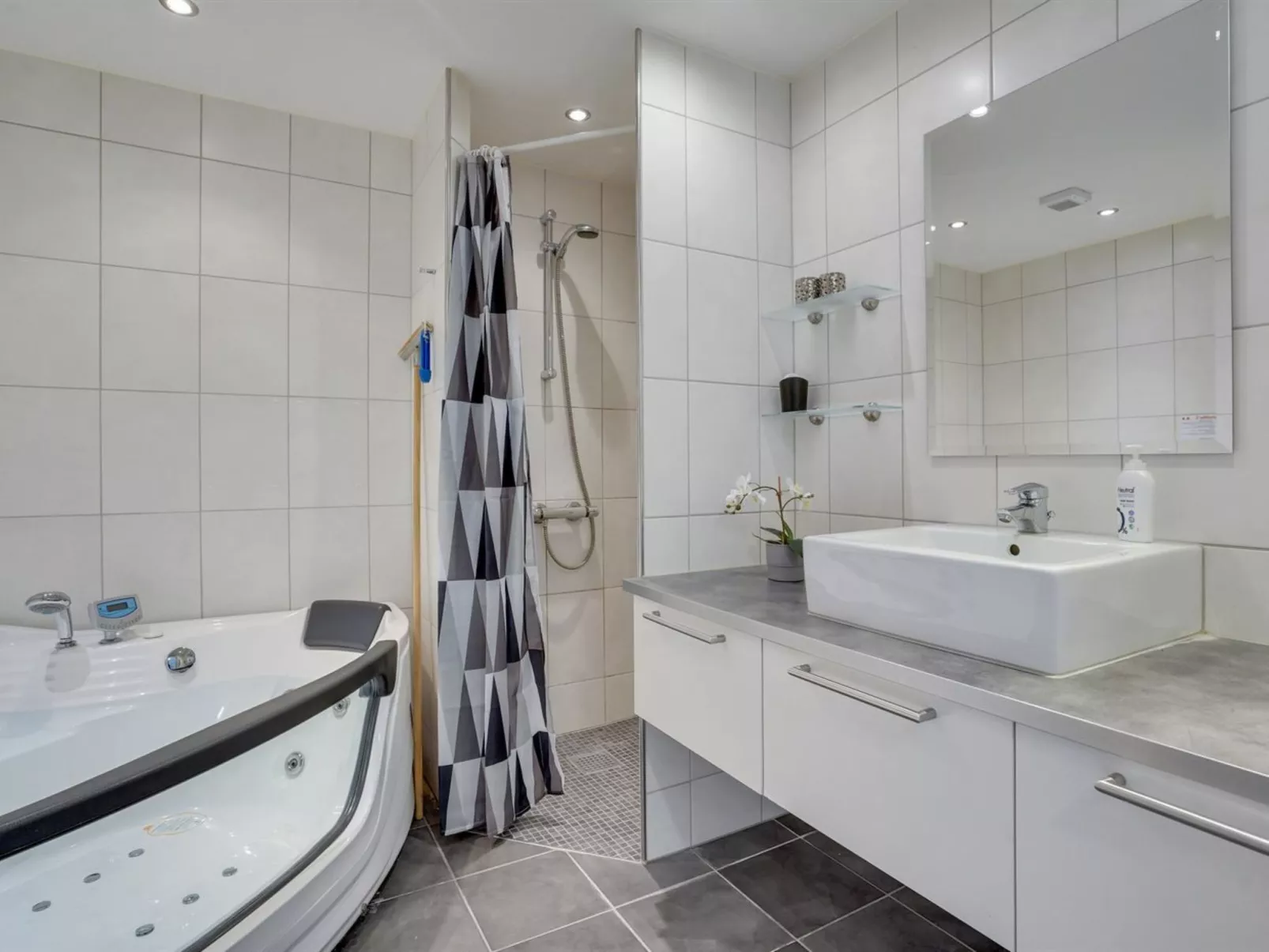 "Perttu" - 3.5km from the sea-Binnen