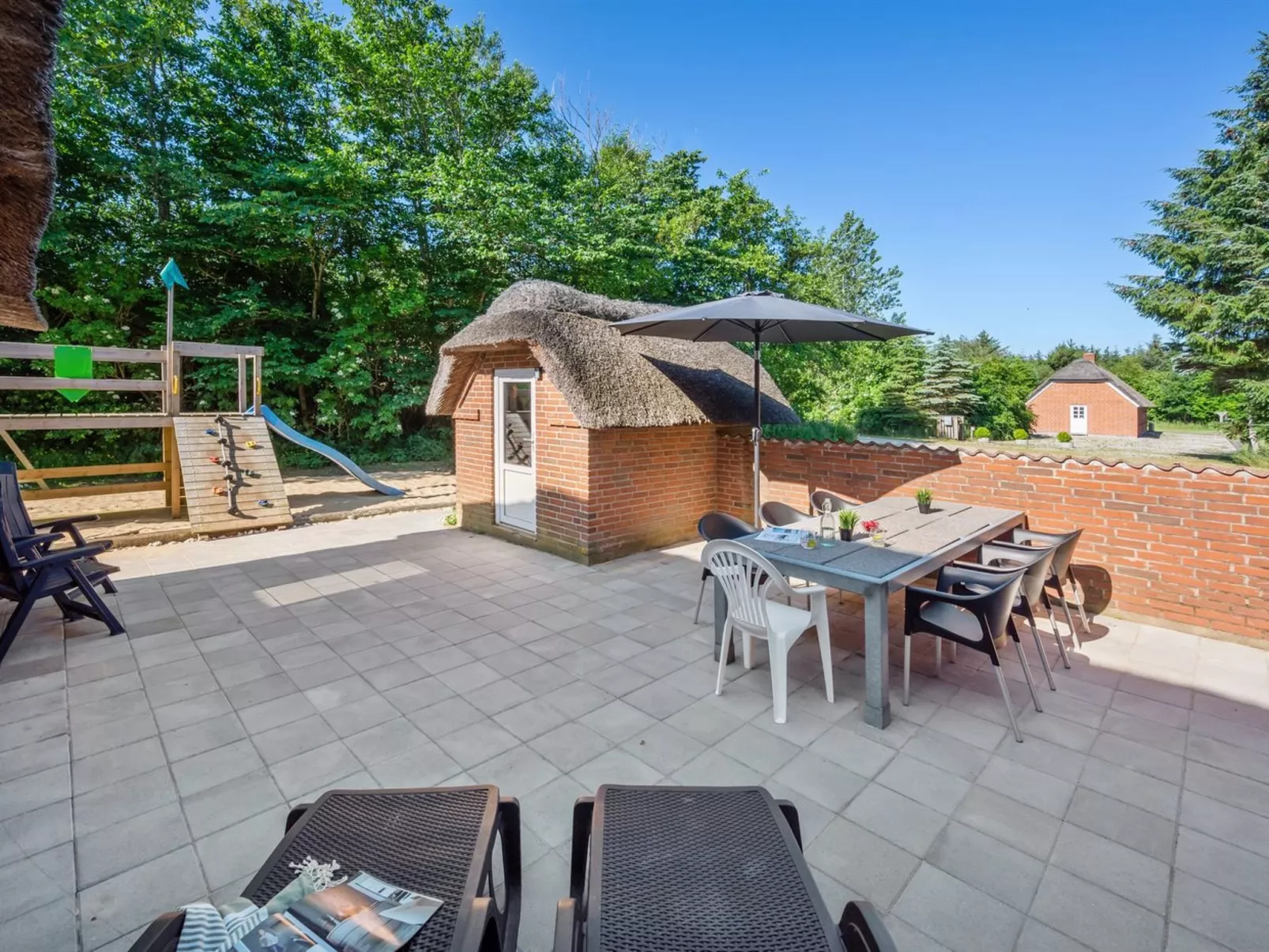 "Thana" - 1.4km from the sea-Buiten