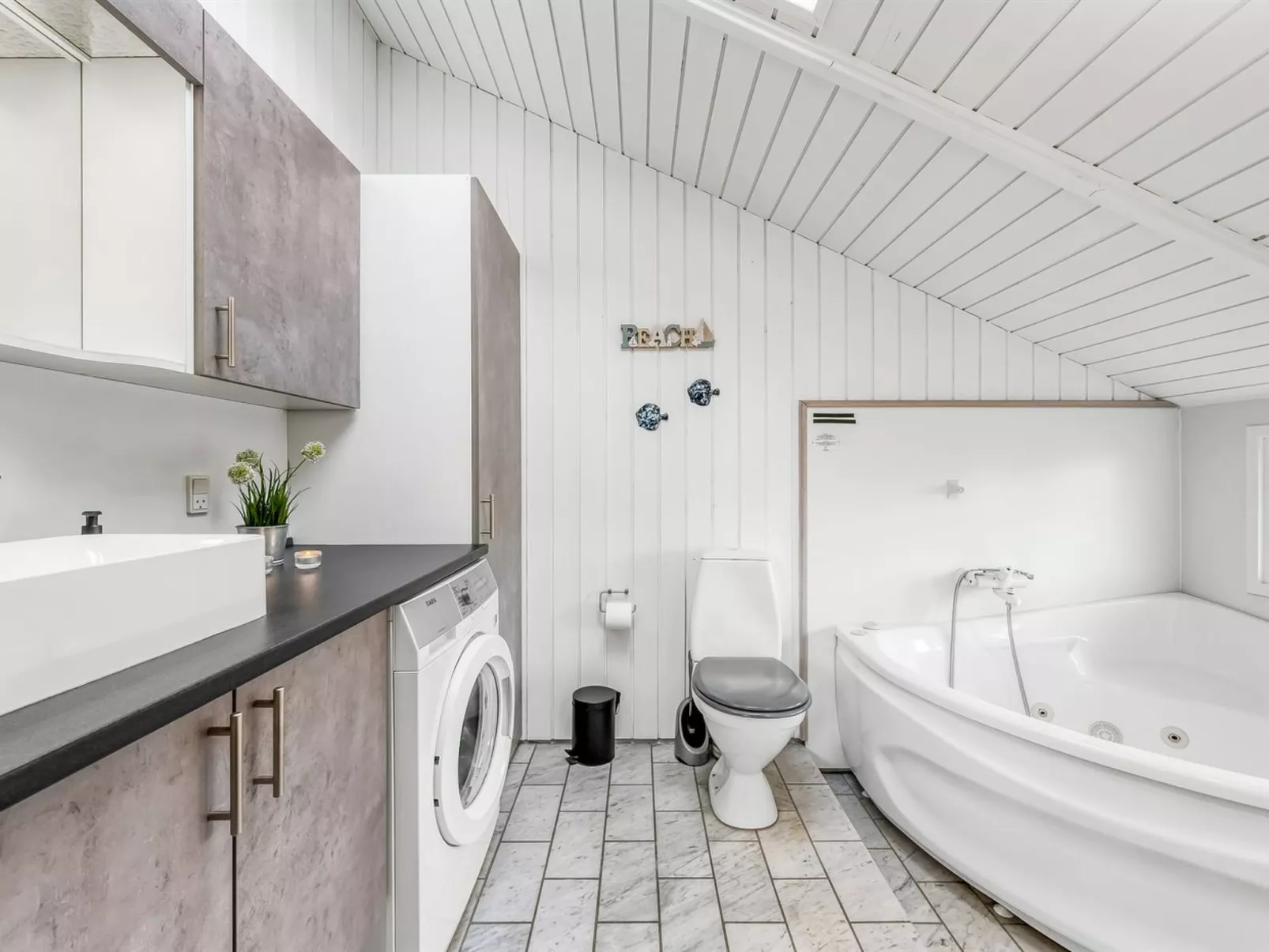 "Marisol" - 600m to the fjord-Binnen