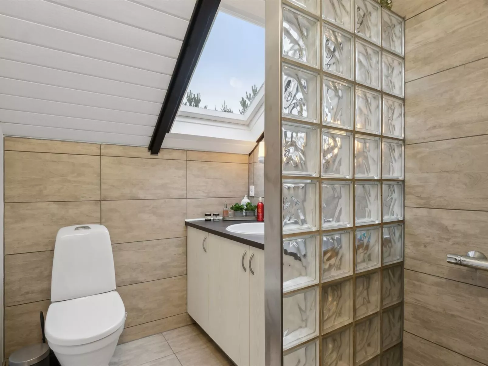 "Torbjörn" - 1.1km from the sea-Binnen