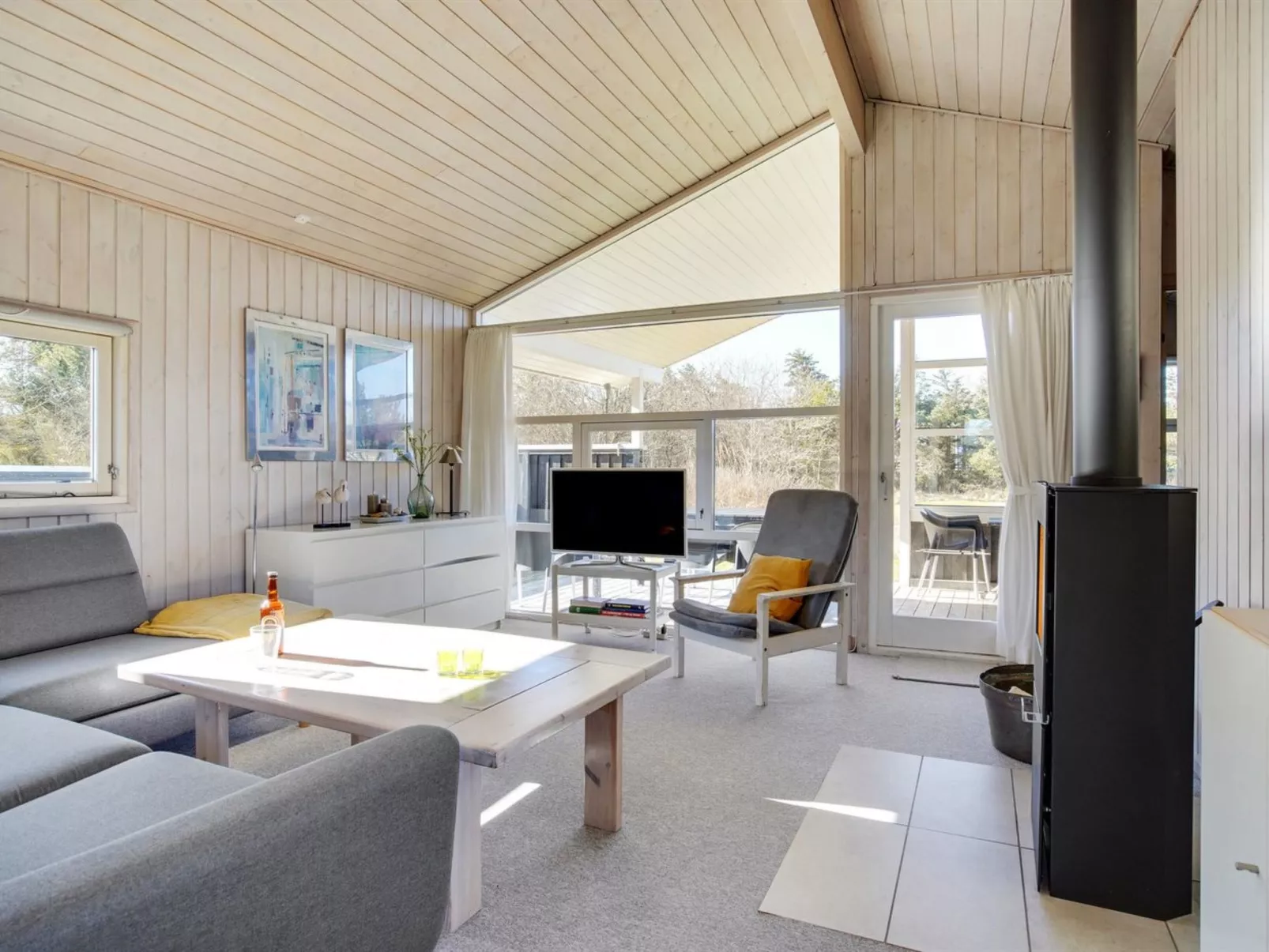 "Anahi" - 3km from the sea-Binnen