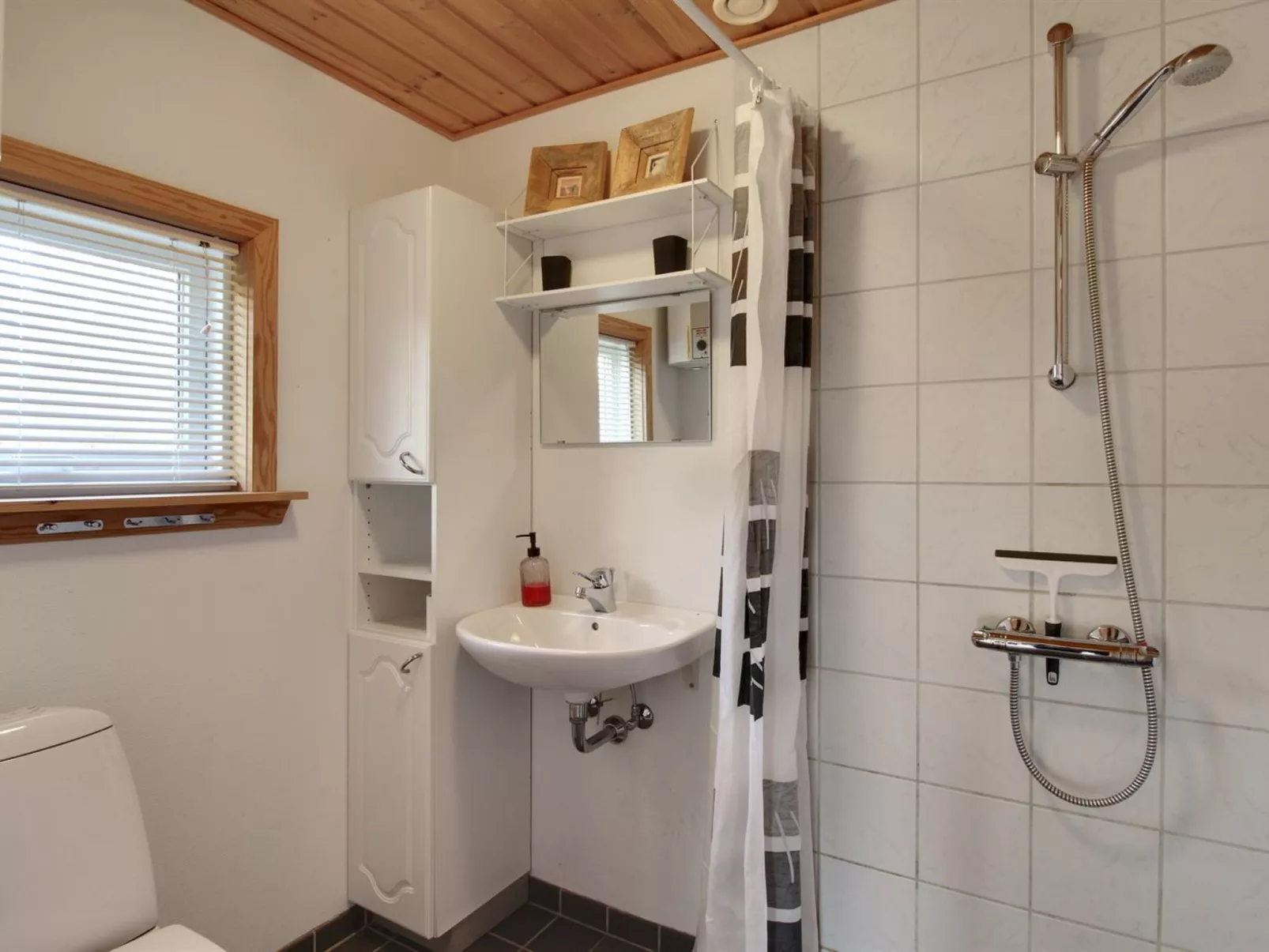 "Terese" - 45km from the sea-Binnen