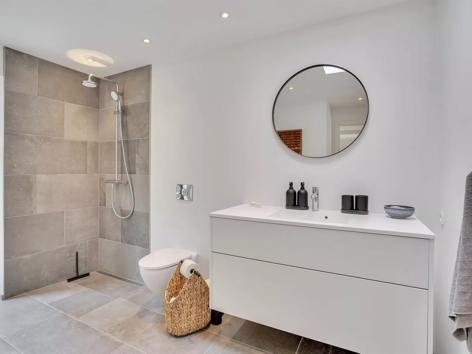 "Matti" - 1km from the sea-Binnen