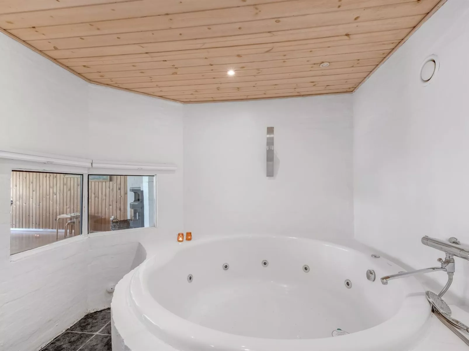 "Ludvig" -  from the sea-Binnen