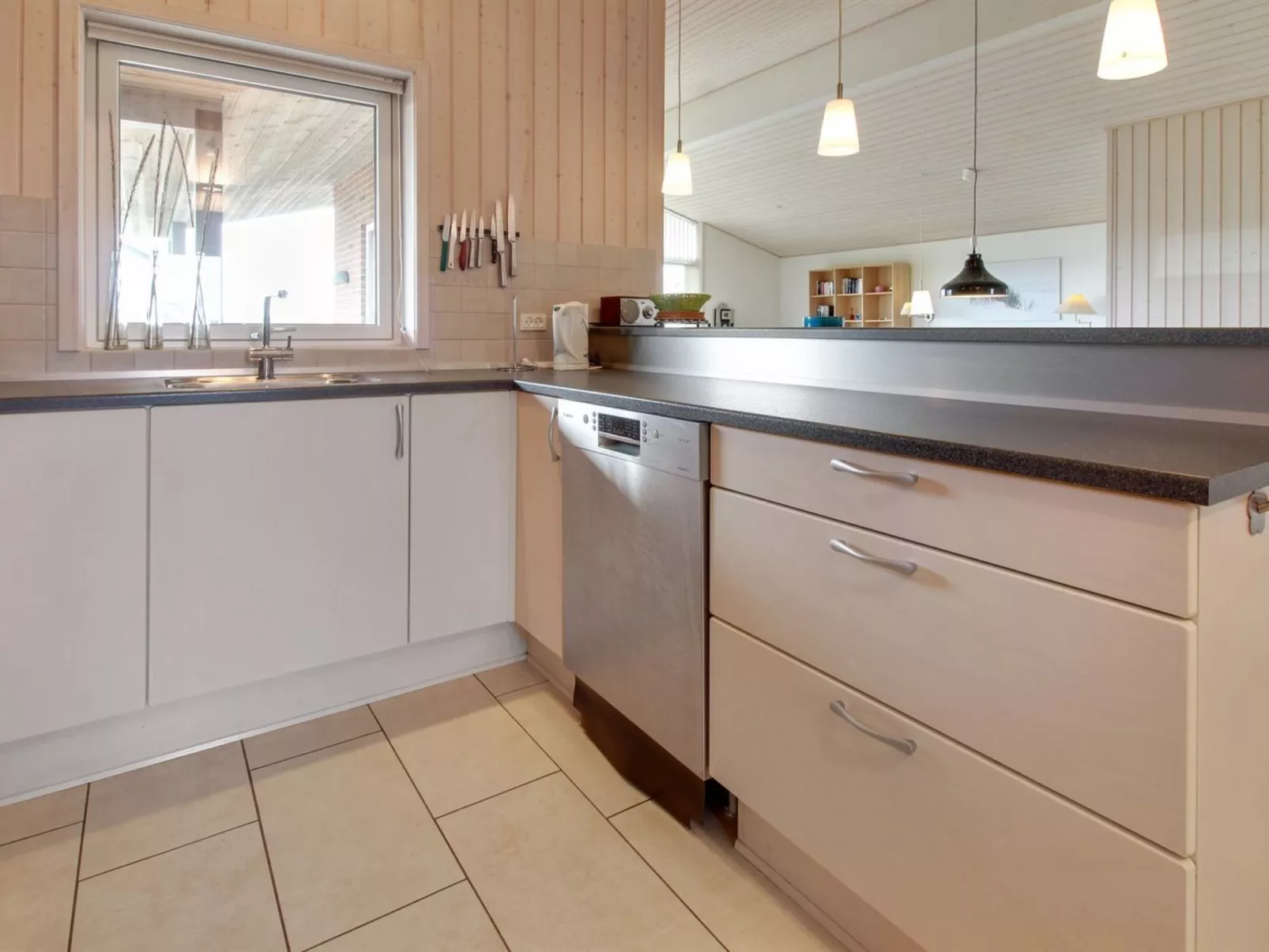 "Sorella" - 800m from the sea-Binnen