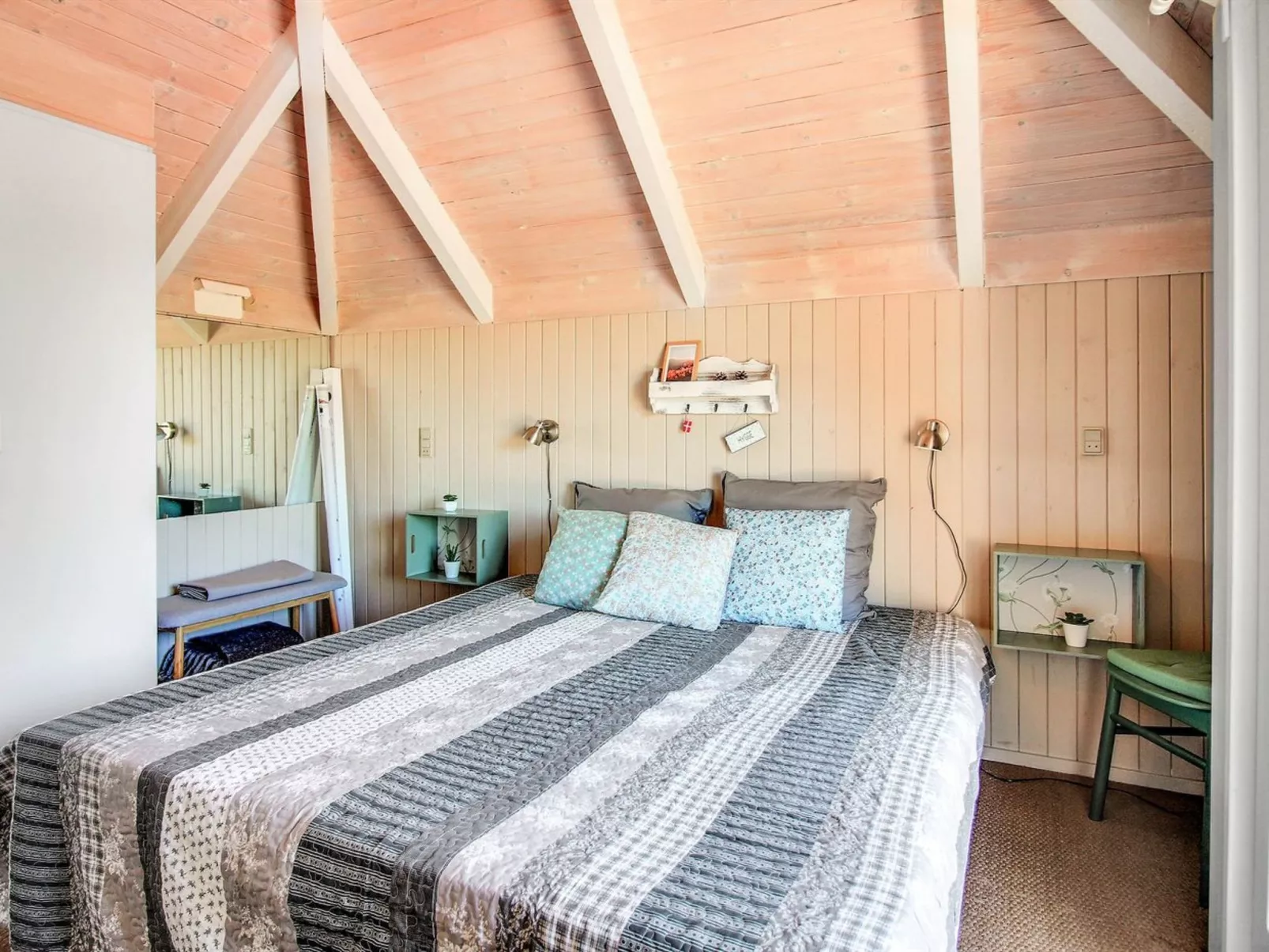 "Annalise" - 1km from the sea-Binnen