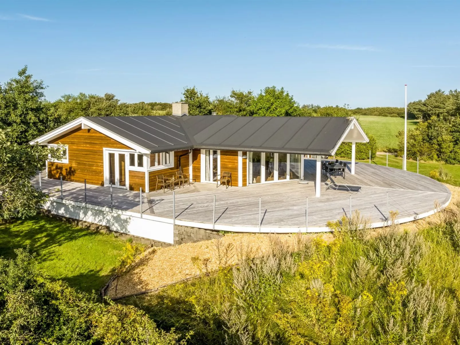 "Eljas" - 200m to the fjord-Buiten