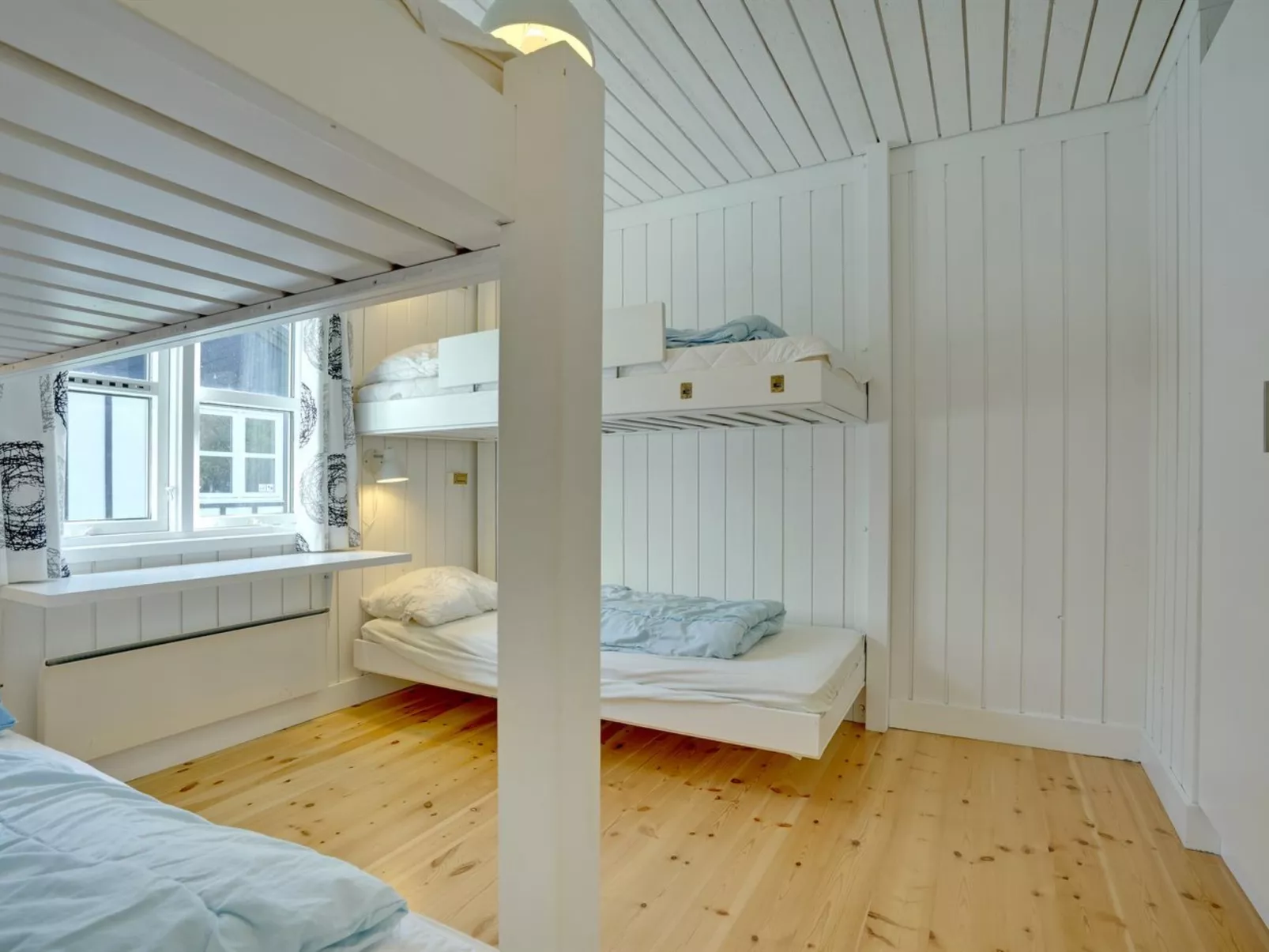 "Bergit" - 55m from the sea-Binnen