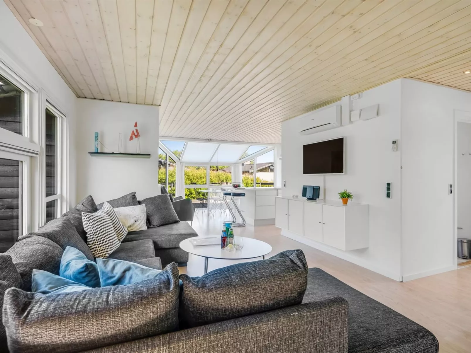 "Gildo" - 932m from the sea-Binnen