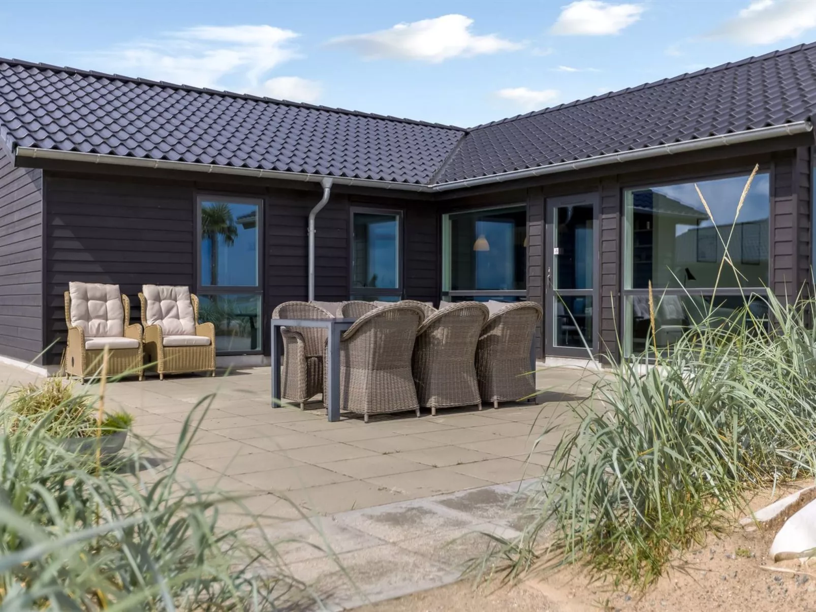 "Eino" - 30m from the sea-Buiten