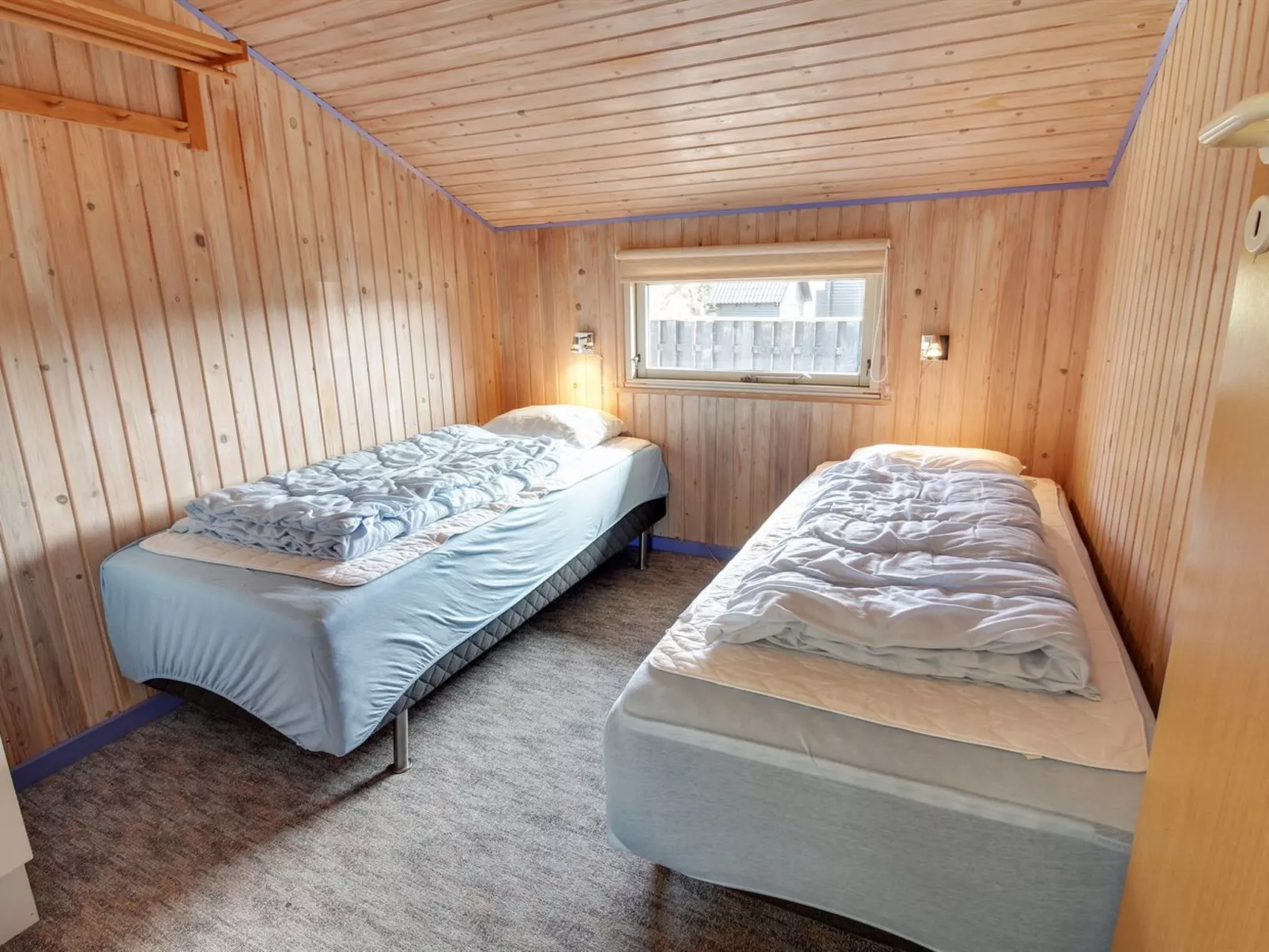 "Babo" -  from the sea-Binnen