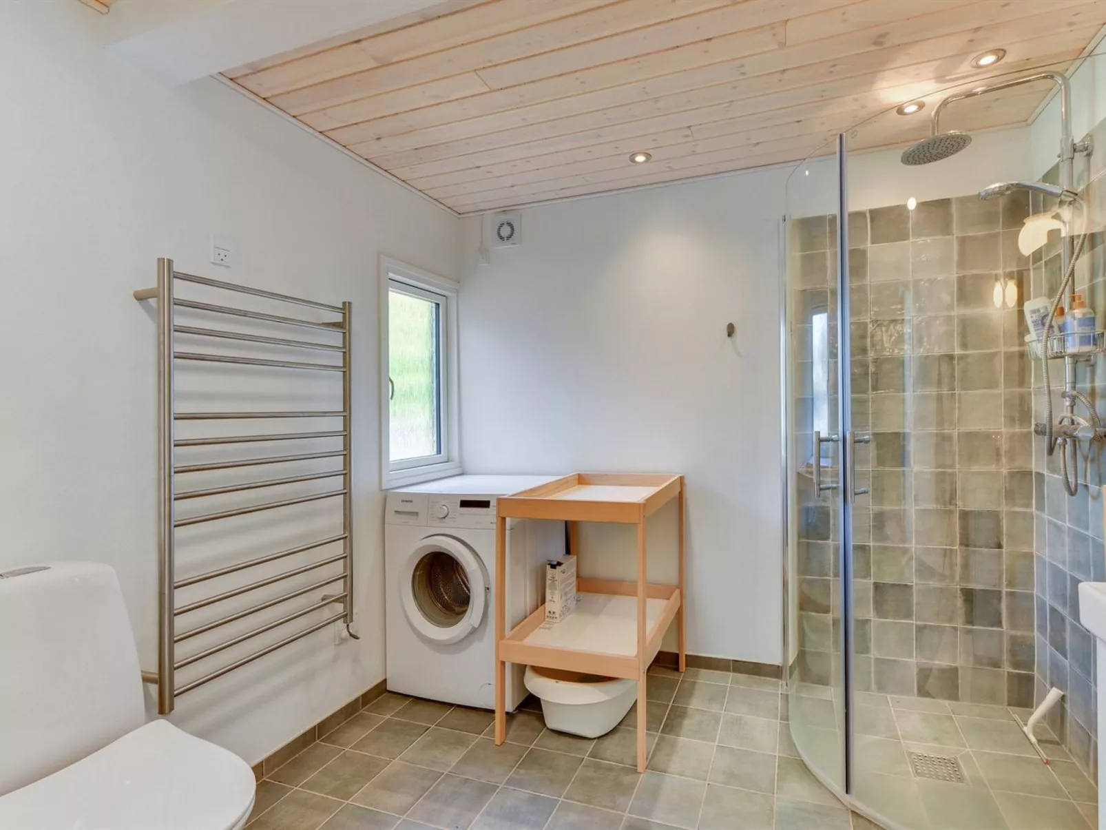 "Sebastian" - 100m to the fjord-Binnen