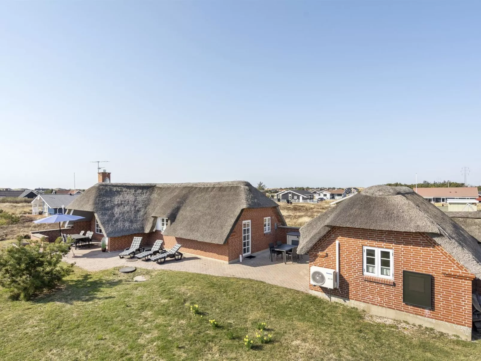 "Lavina" - 950m from the sea-Buiten