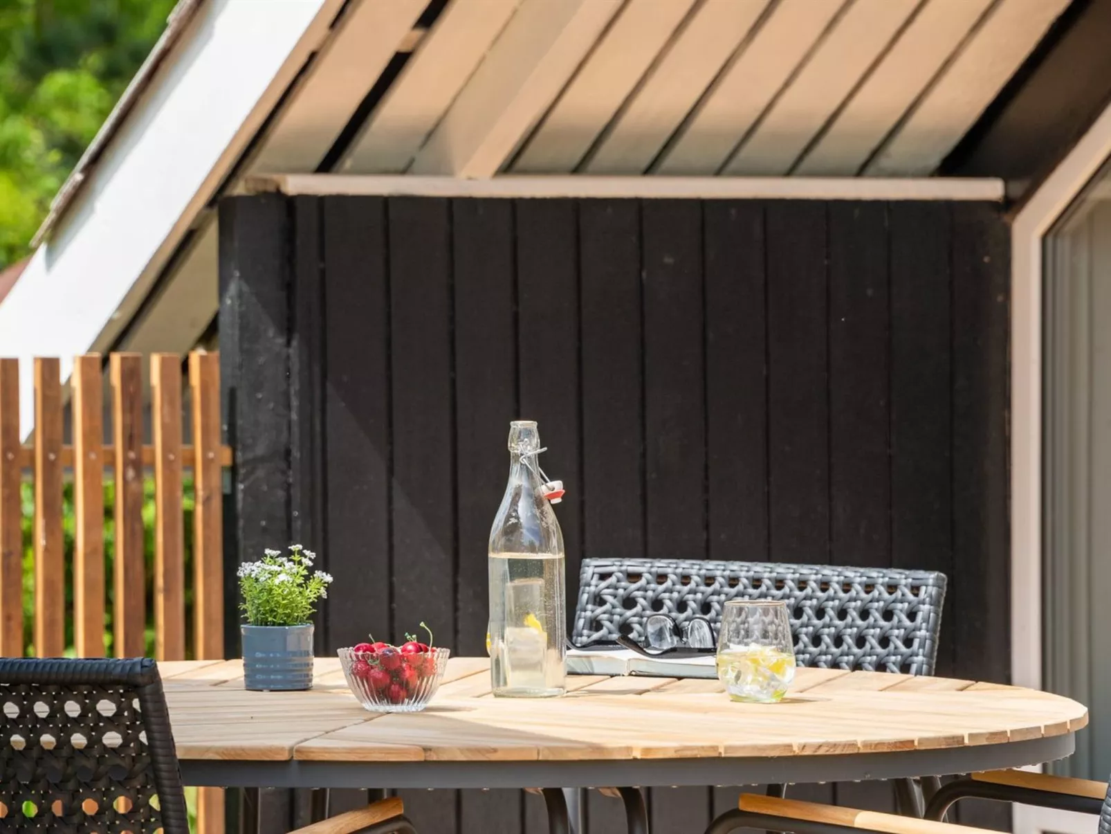 "Cornelia" - 100m to the fjord-Buiten