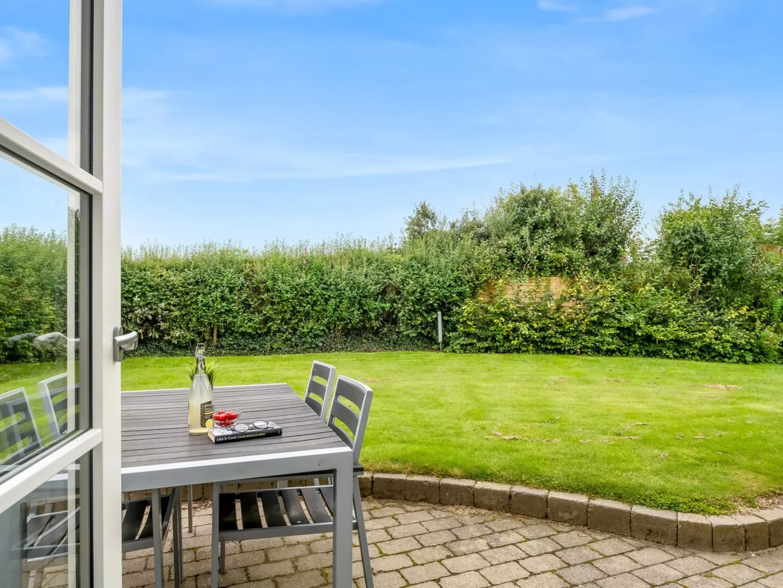 "Aliza" - 300m to the fjord-Buiten