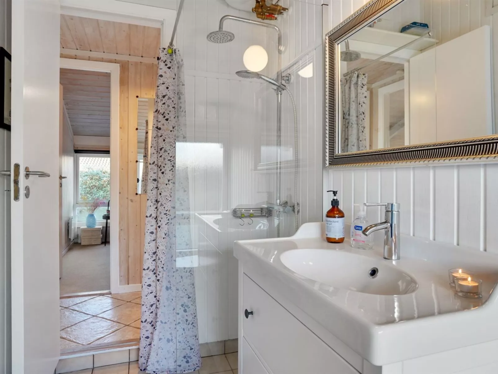 "Nilsa" - 400m from the sea-Binnen