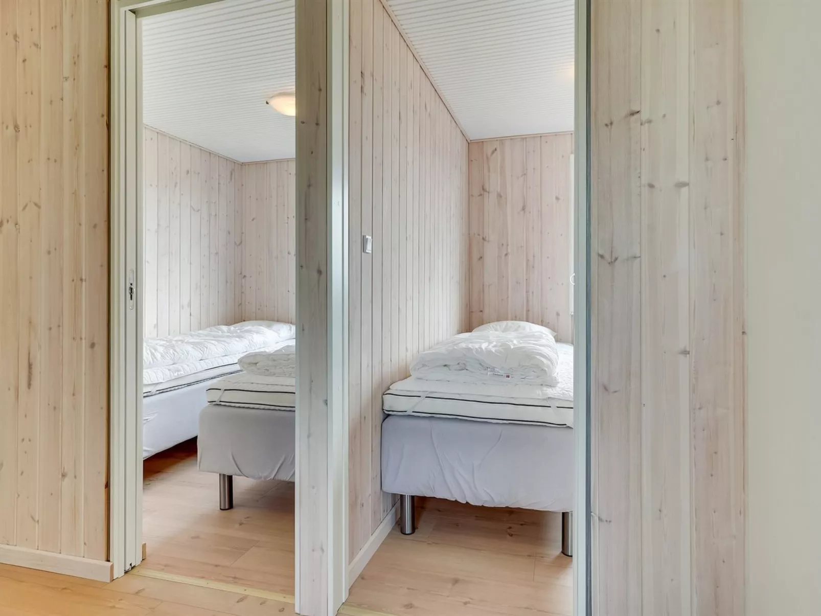 "Kris" - 200m from the sea-Binnen