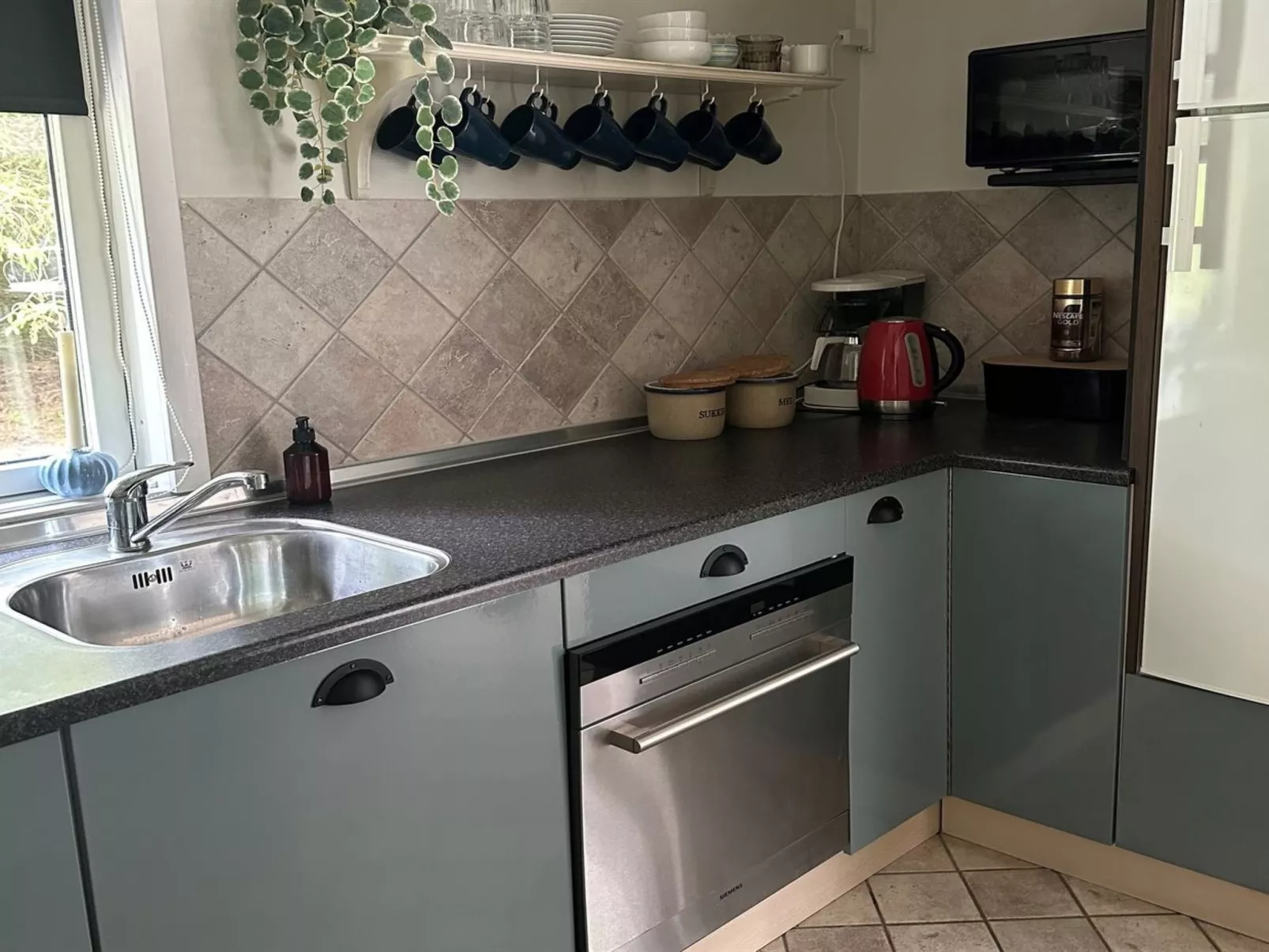 "Ally" - 250m from the sea-Binnen