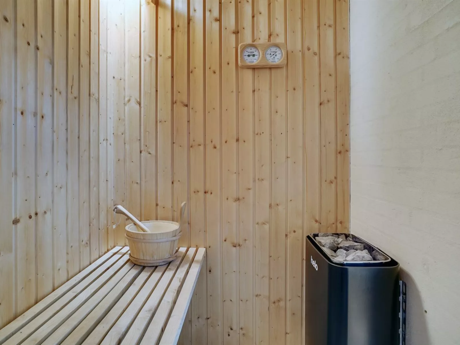 "Kajana" - 400m from the sea-Binnen