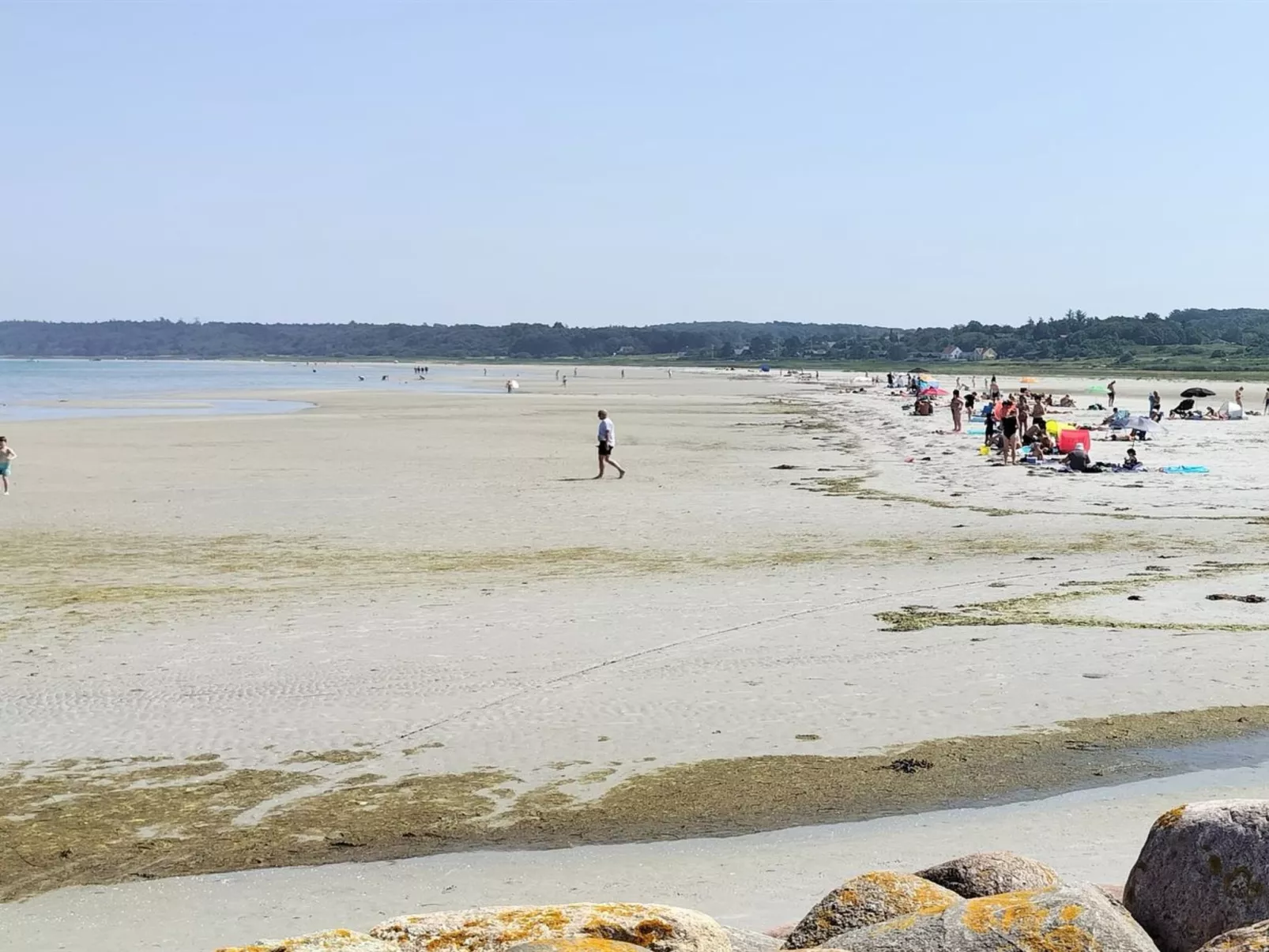 "Line" - 10m from the sea-Buiten