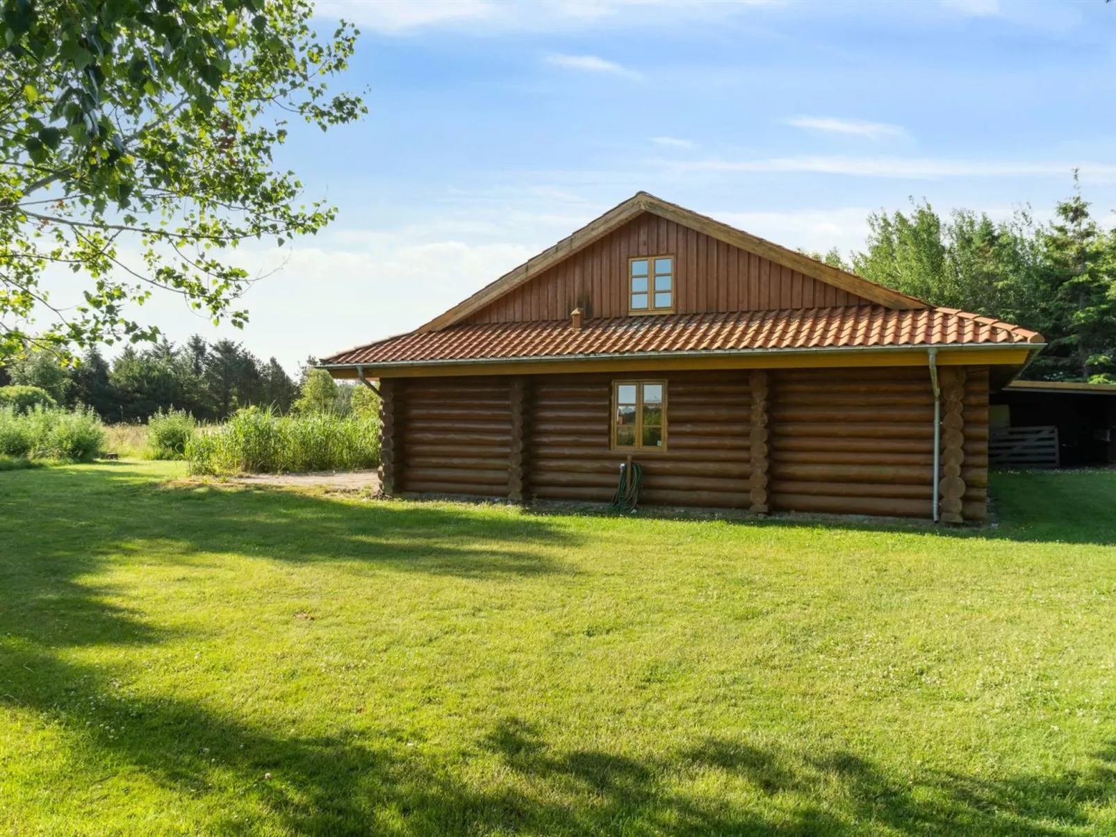 "Elsia" - 1.5km to the fjord-Buiten