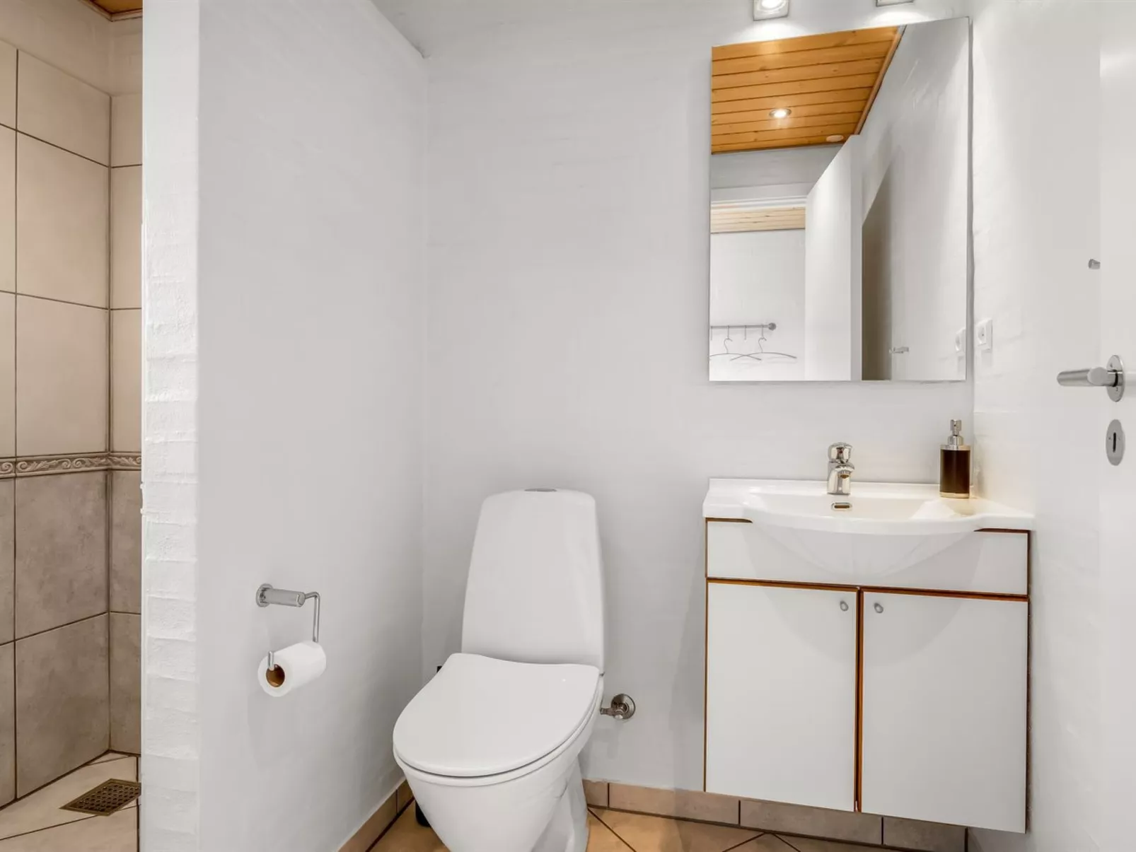 "Thormar" - 1.5km from the sea-Binnen