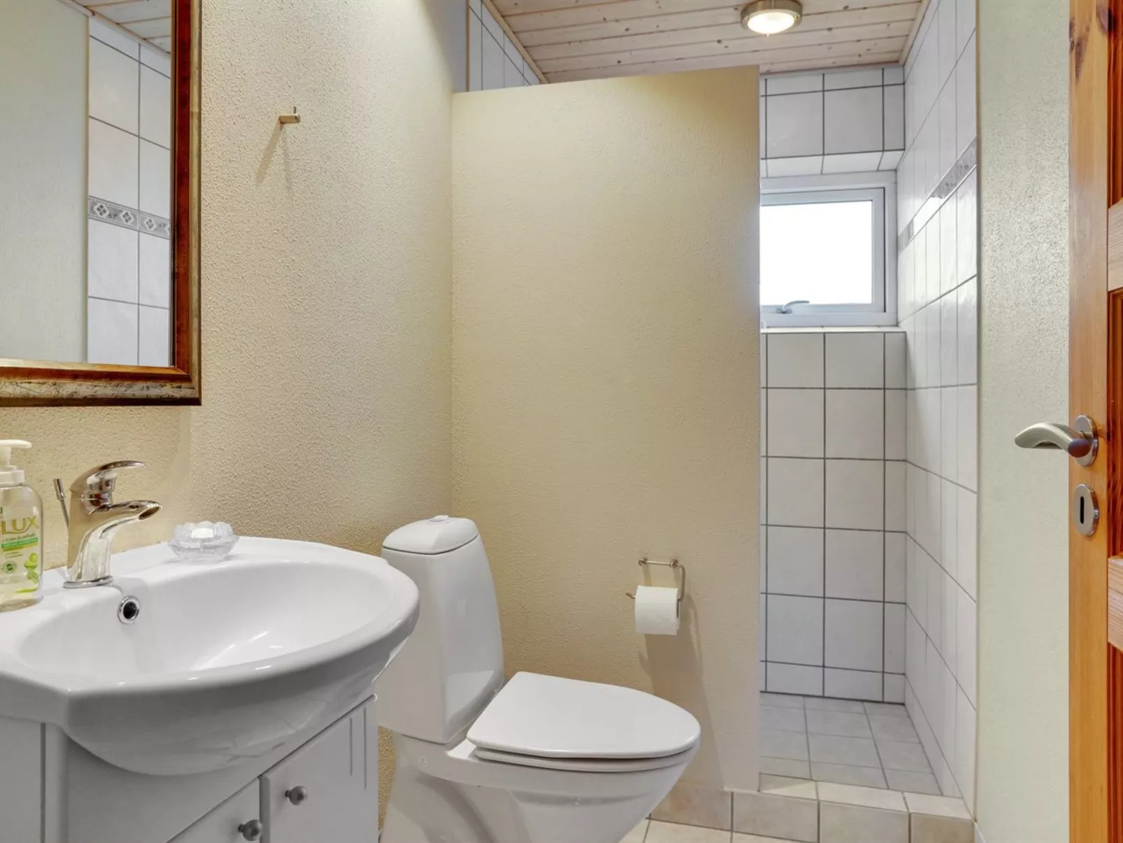 "Ambrosius" - 75m from the sea-Binnen