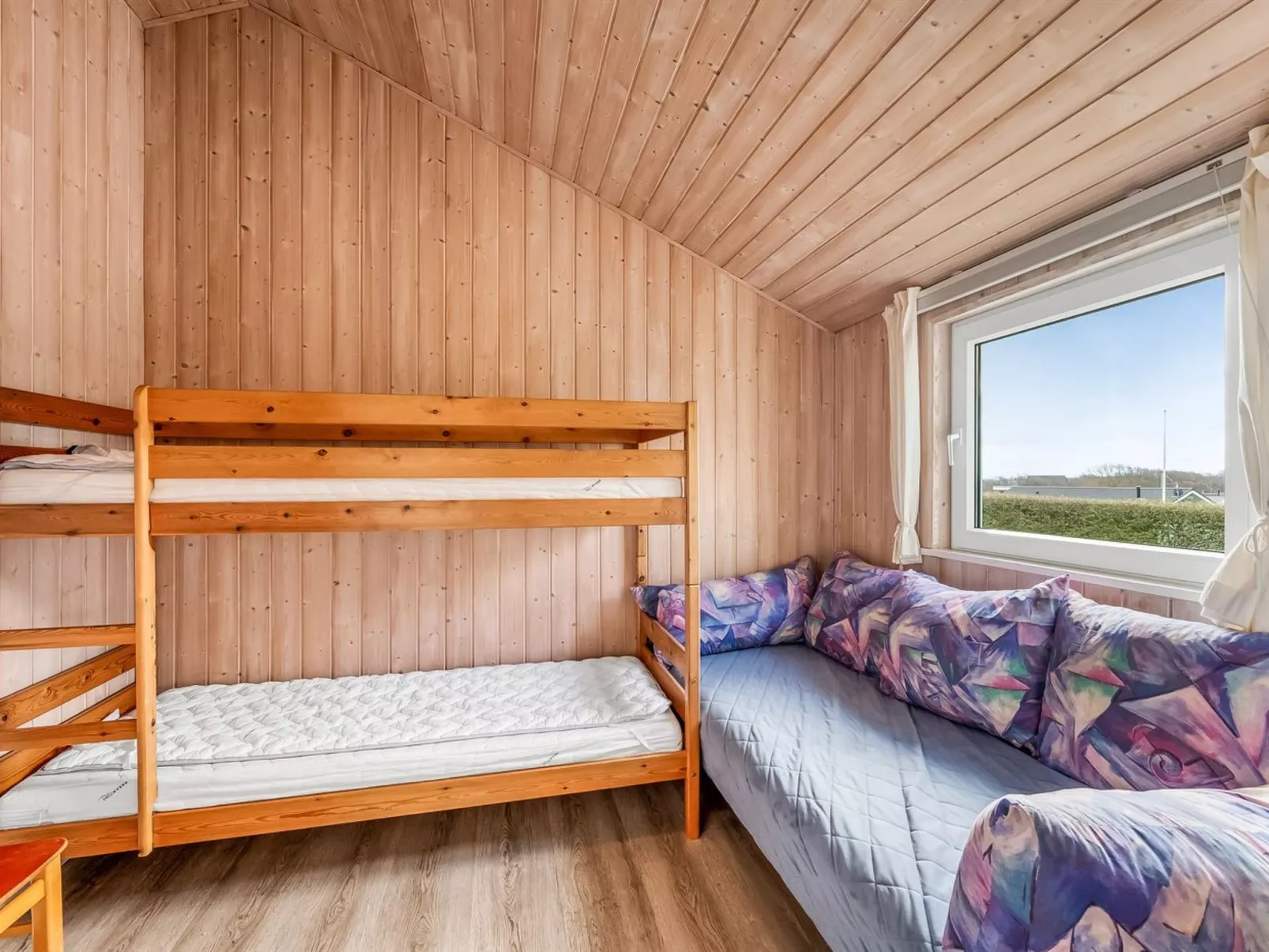 "Loviisa" - 300m to the fjord-Binnen