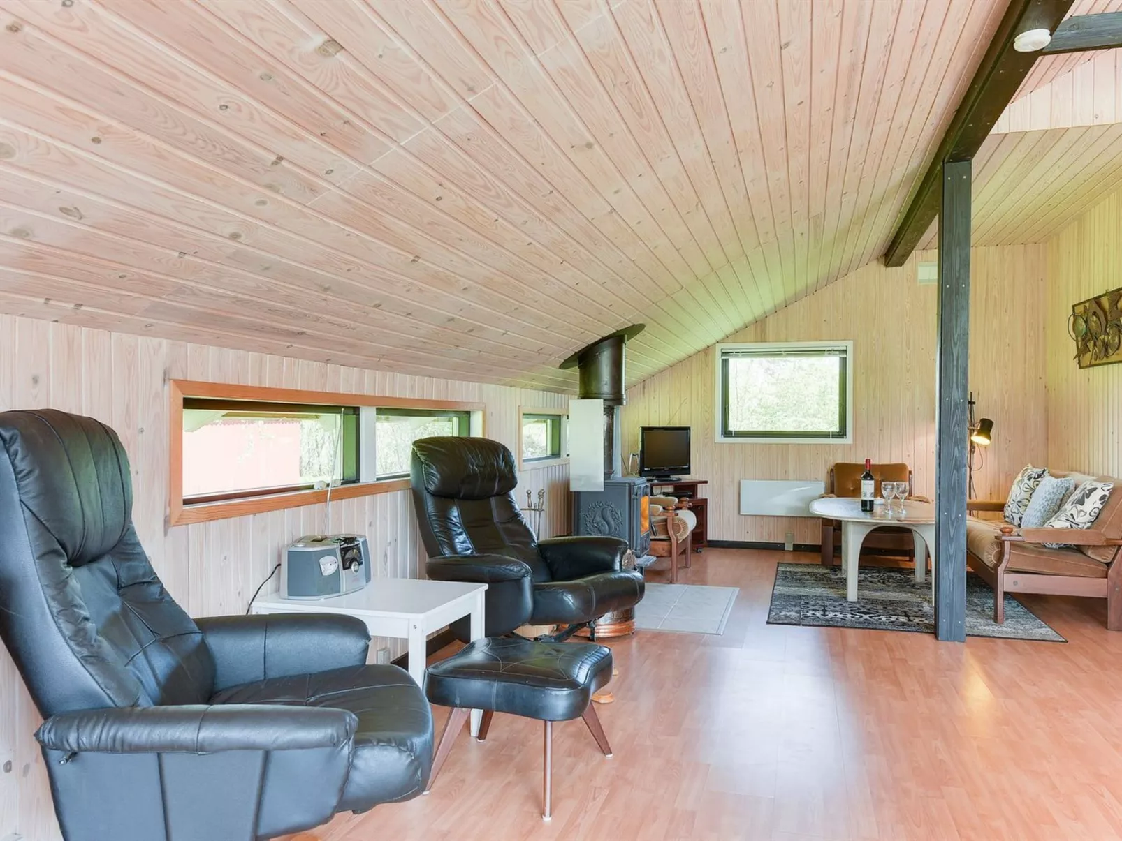 "Henna" - 550m to the fjord-Binnen