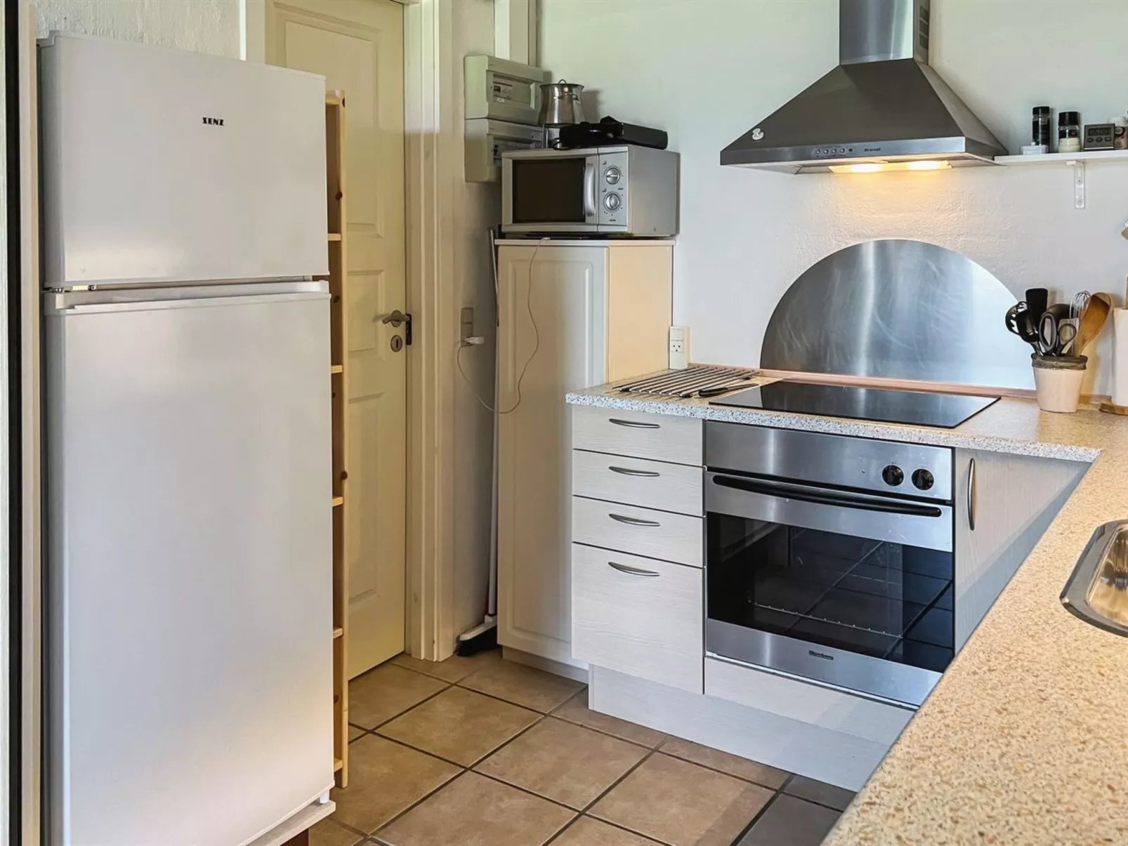 "Erica" - 6km from the sea-Binnen